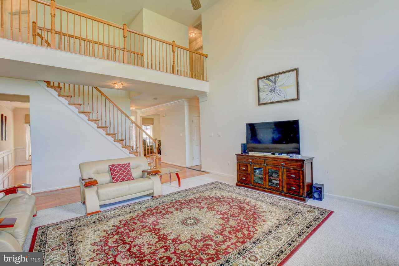 KINGS CROSSING - Residential