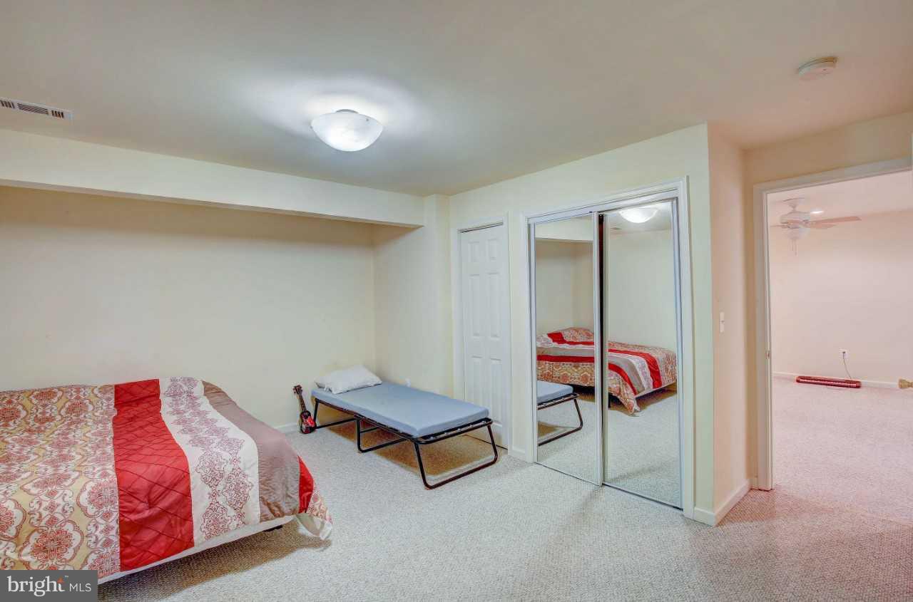 KINGS CROSSING - Residential