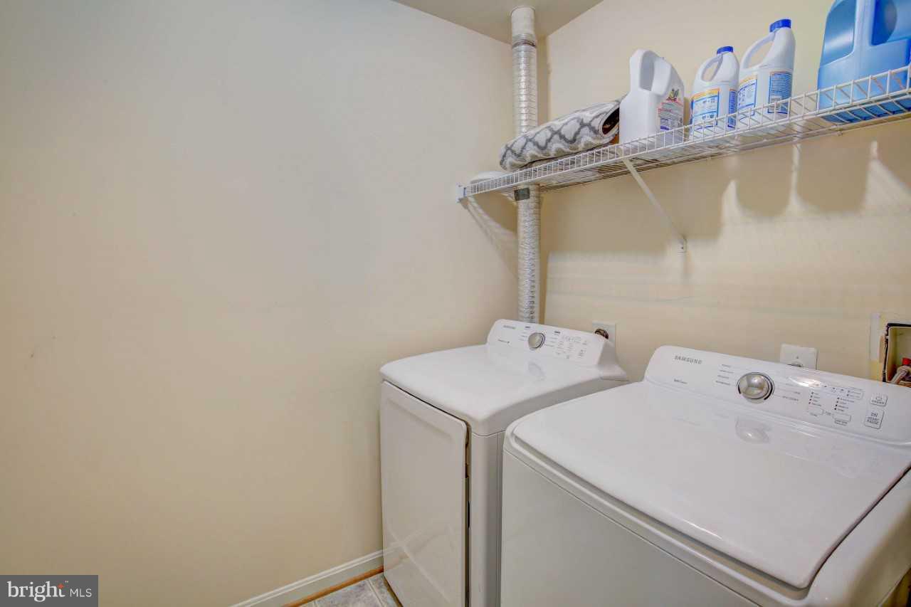 KINGS CROSSING - Residential