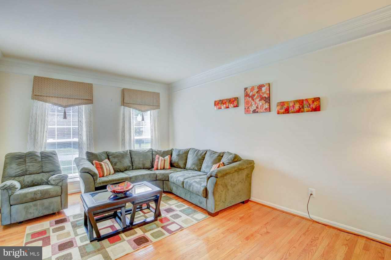 KINGS CROSSING - Residential