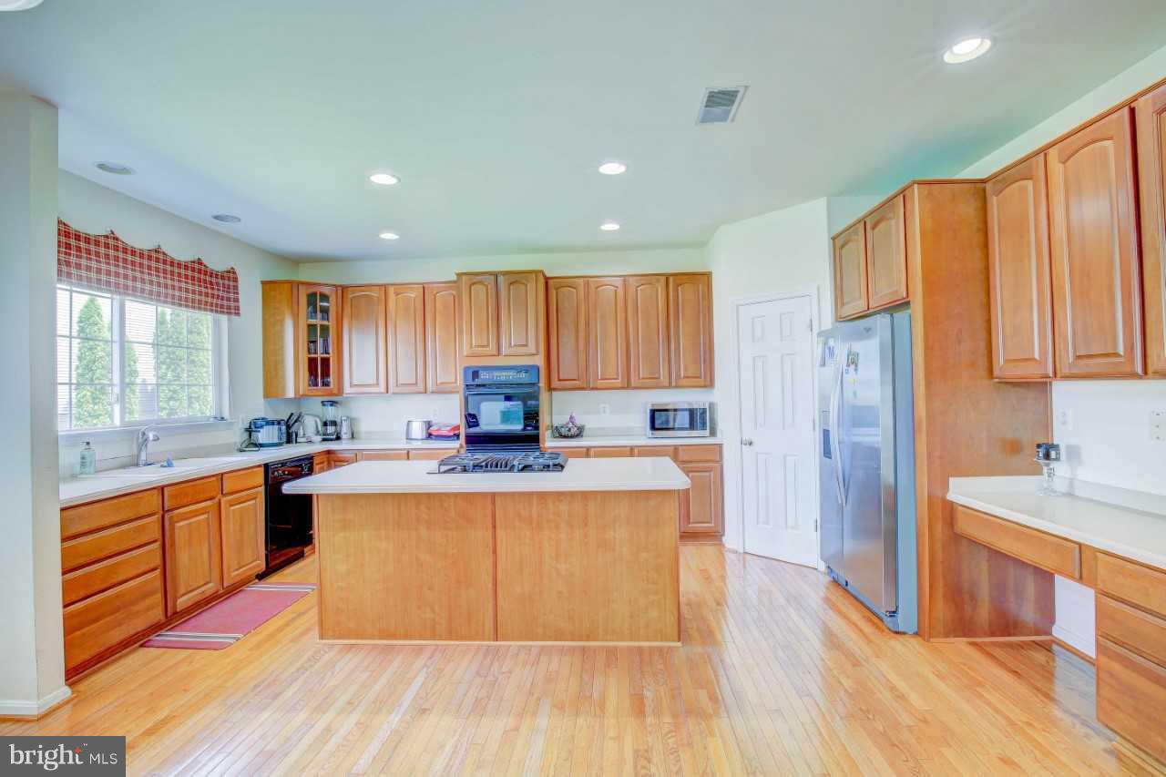 KINGS CROSSING - Residential