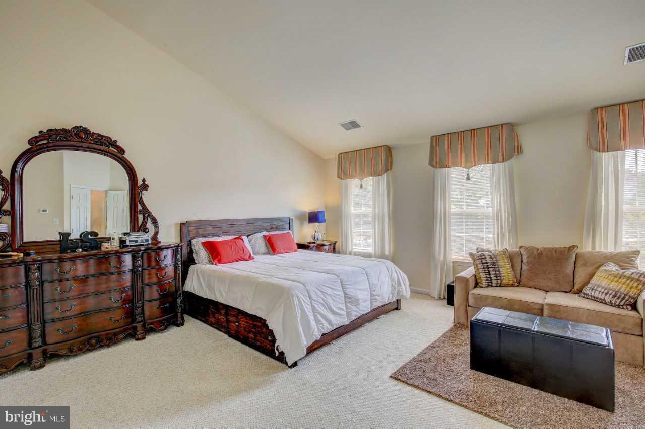 KINGS CROSSING - Residential