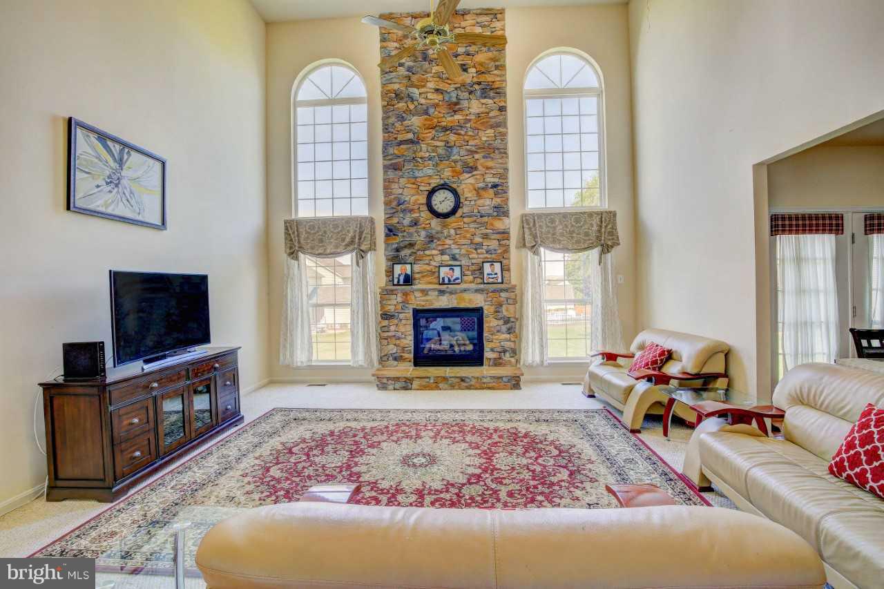 KINGS CROSSING - Residential