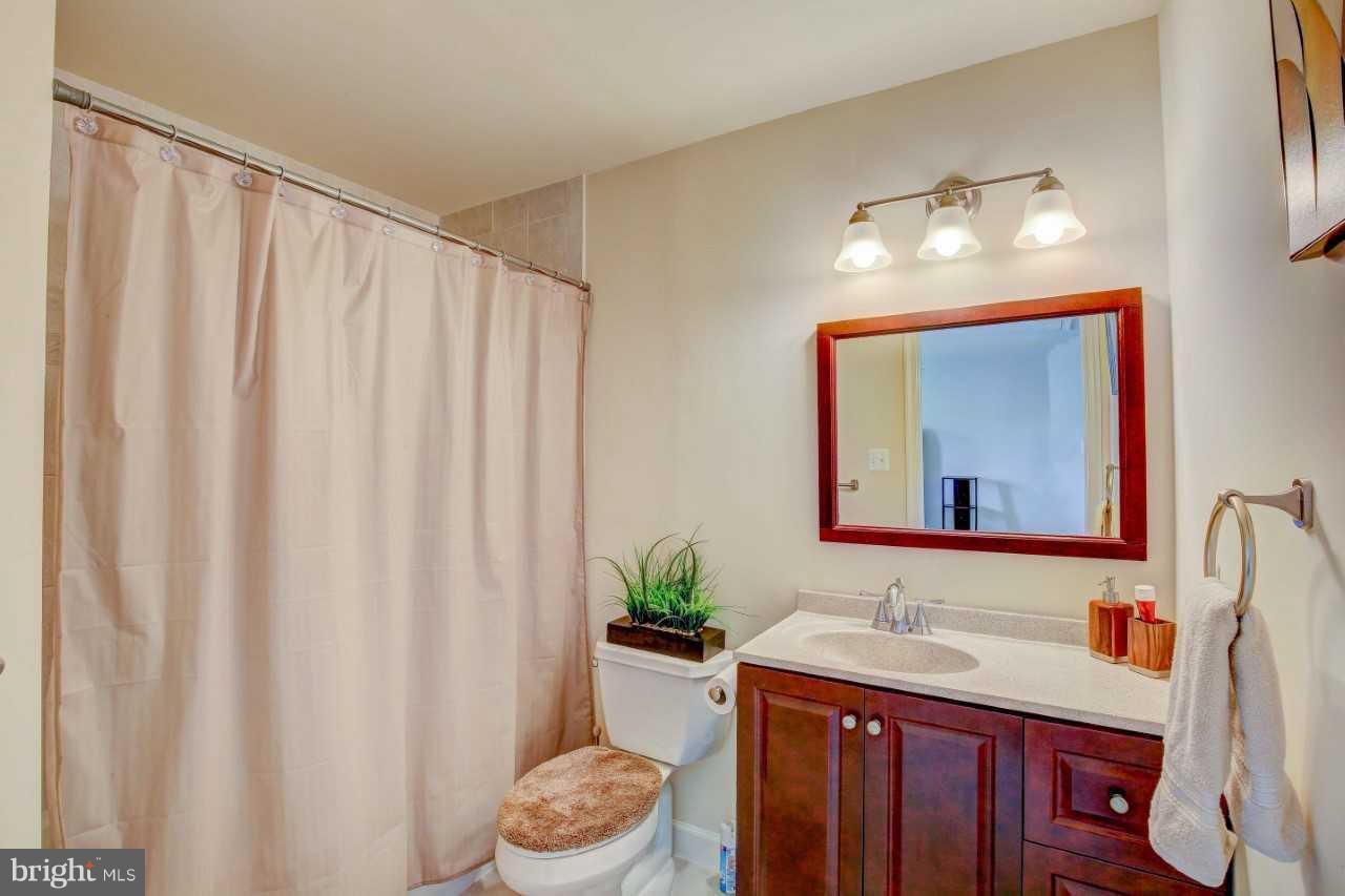 KINGS CROSSING - Residential