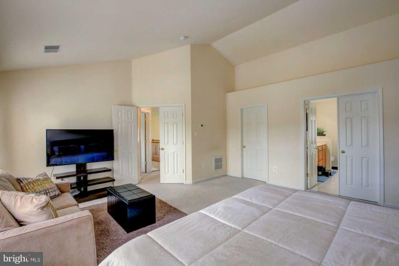 KINGS CROSSING - Residential