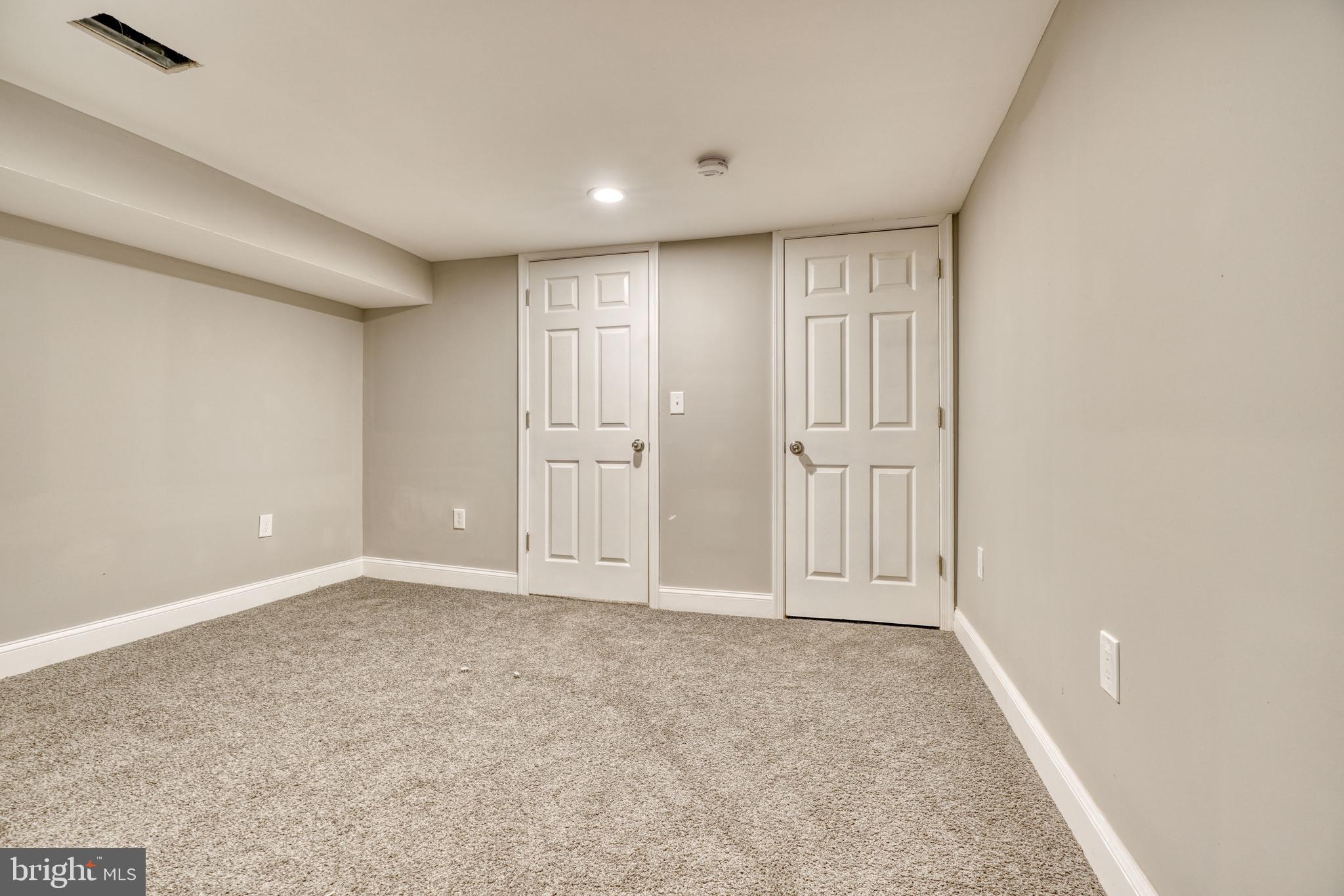BARCLAY - Residential Lease