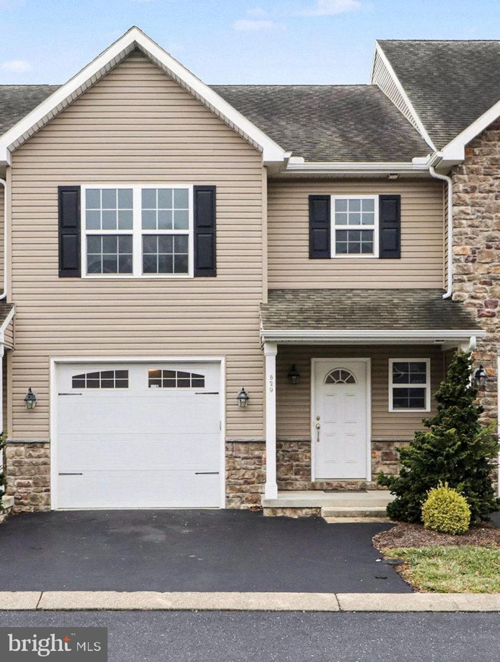 Photo of 829 Spring Rock Ct, MECHANICSBURG, PA 17055 (MLS # PACB2049394)