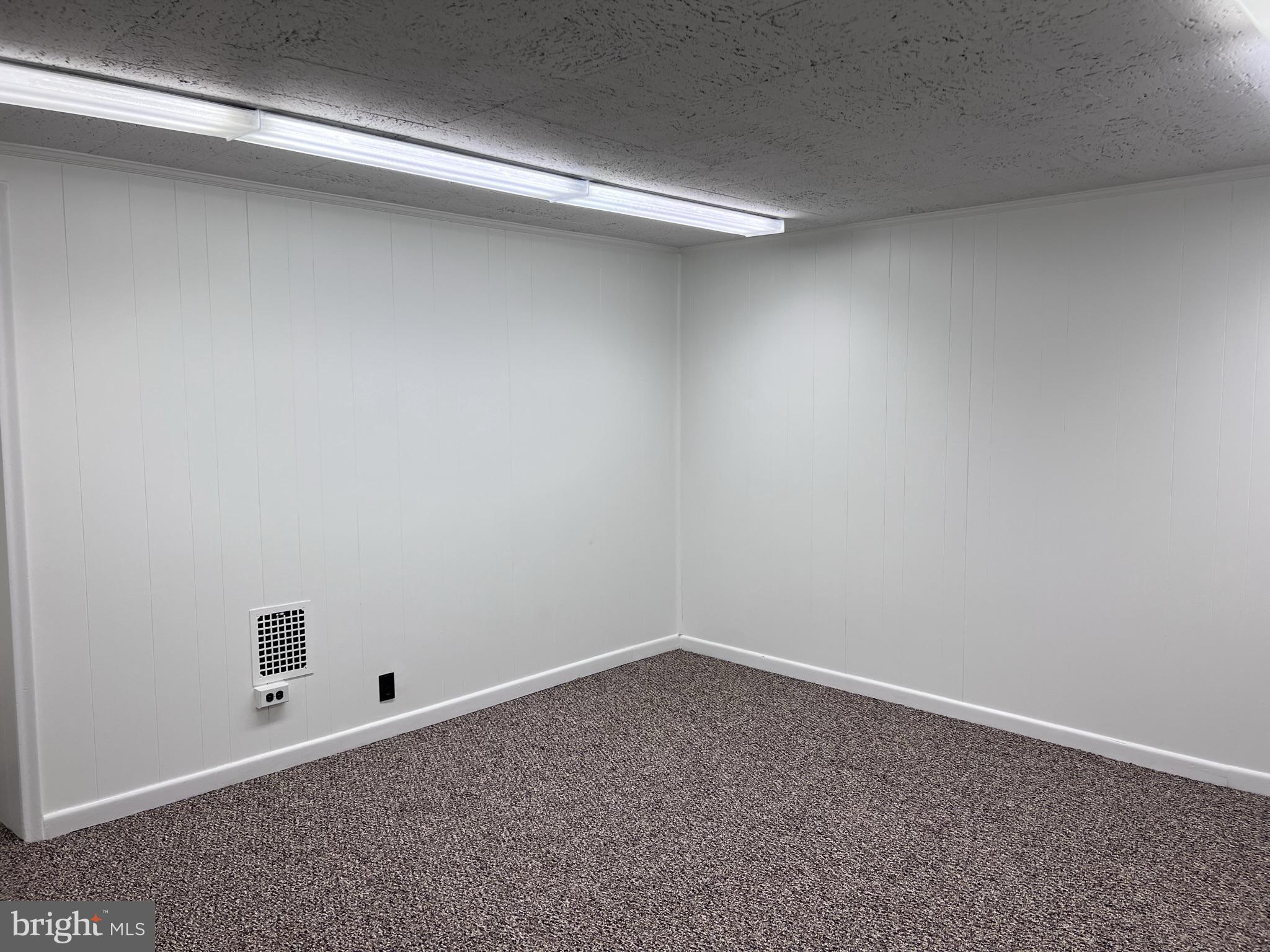 ERDENHEIM - Commercial Lease