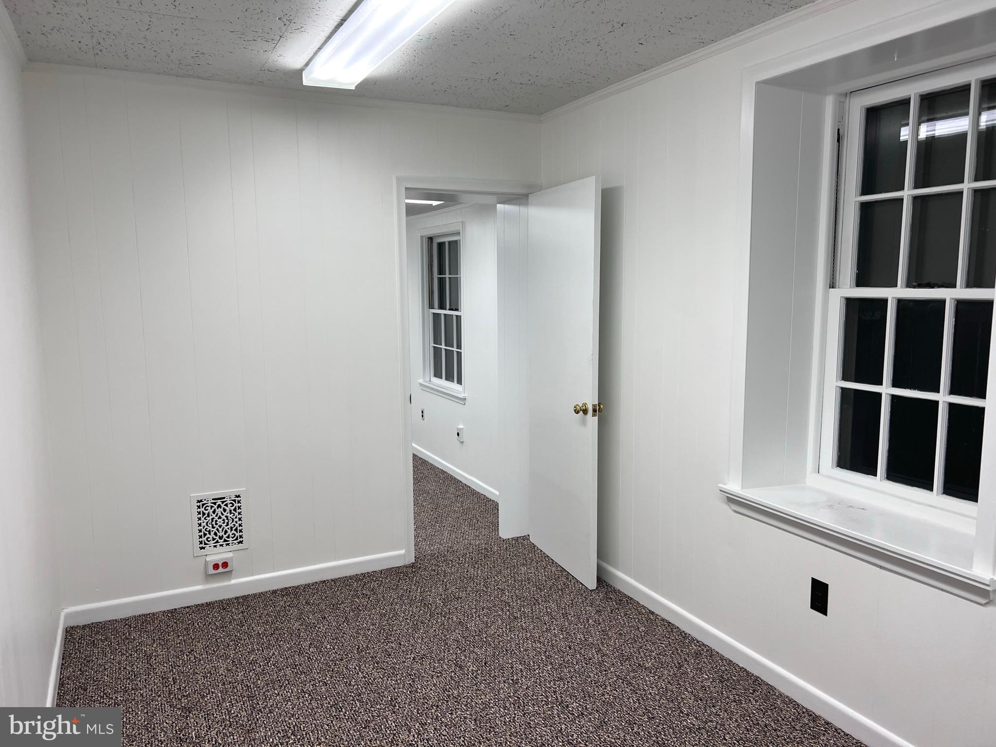 ERDENHEIM - Commercial Lease