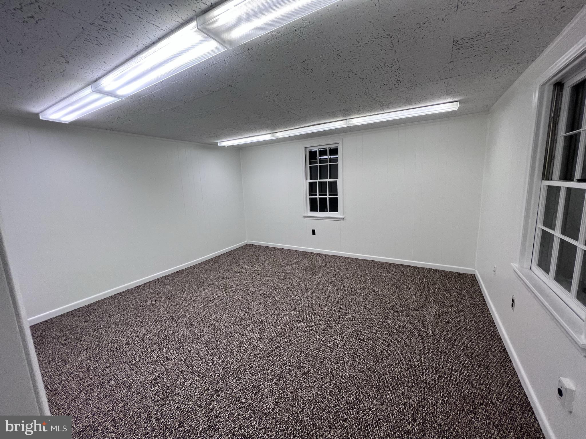 ERDENHEIM - Commercial Lease