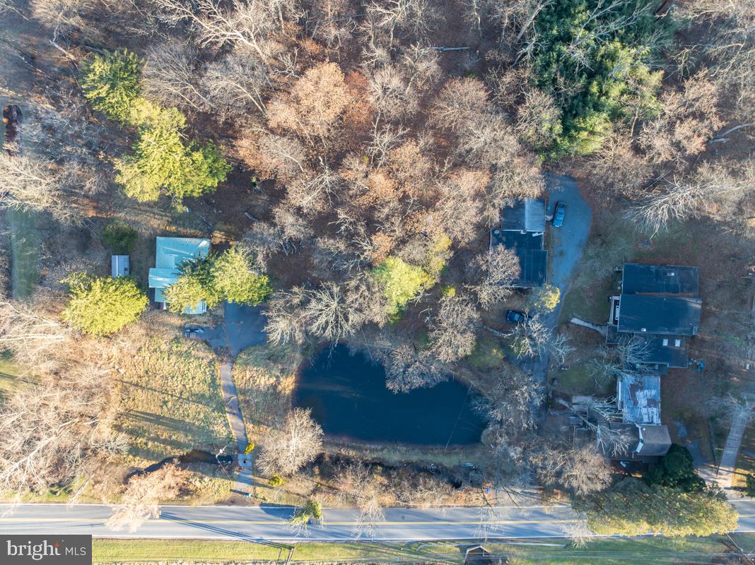 701 E NEVERSINK ROAD
