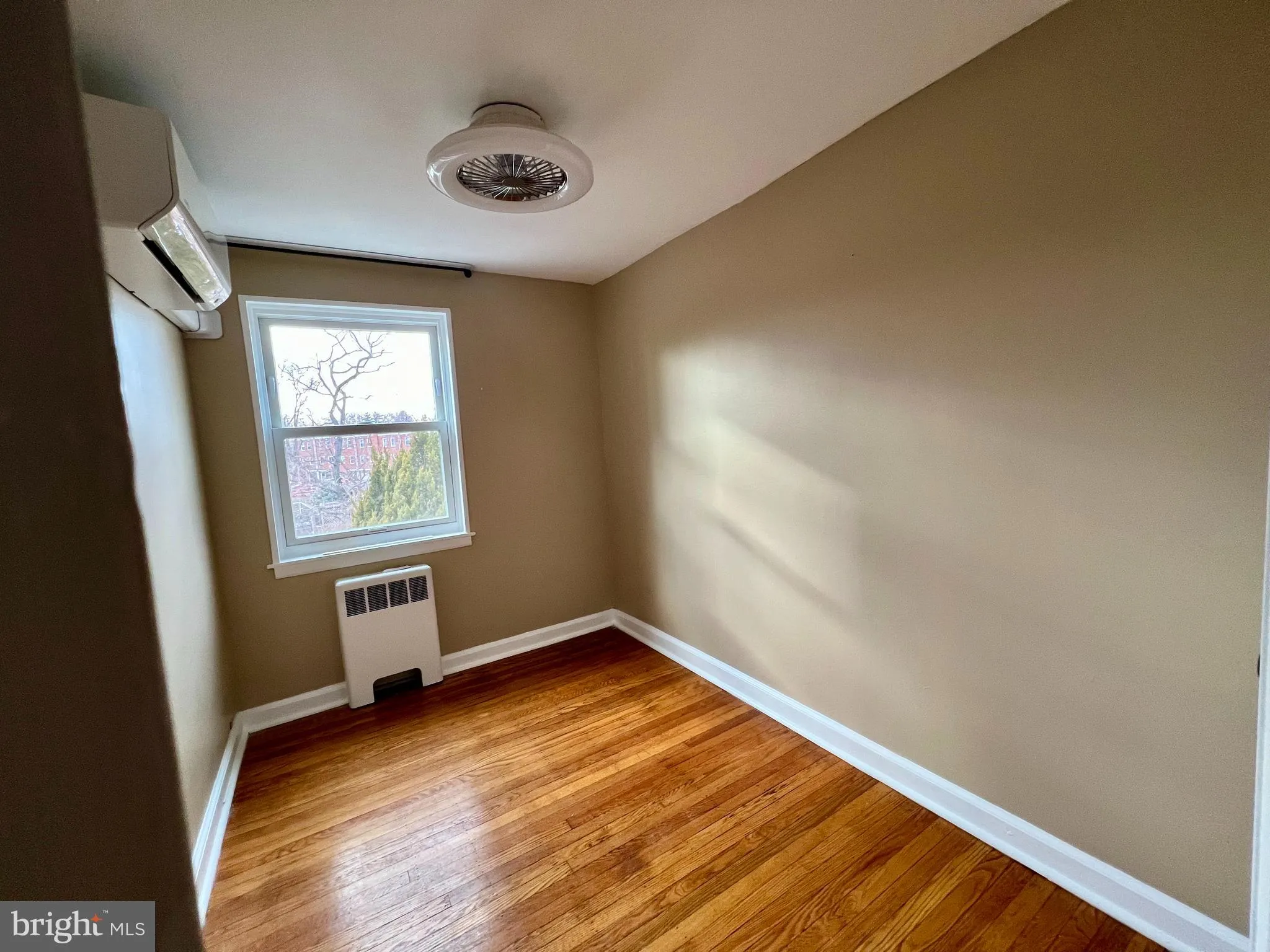 Collingswood, New Jersey 08108, United States, 3 Bedrooms Bedrooms, ,1 BathroomBathrooms,Residential,Active,19989