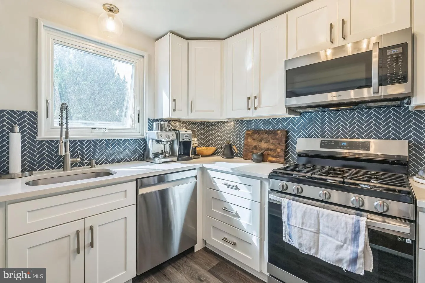 Collingswood, New Jersey 08108, United States, 3 Bedrooms Bedrooms, ,1 BathroomBathrooms,Residential,Active,19989