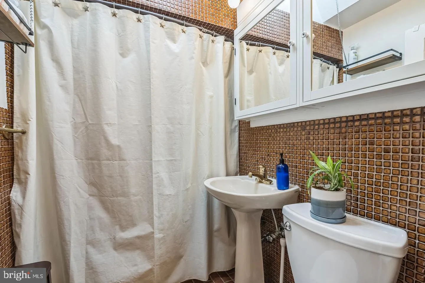 Collingswood, New Jersey 08108, United States, 3 Bedrooms Bedrooms, ,1 BathroomBathrooms,Residential,Active,19989