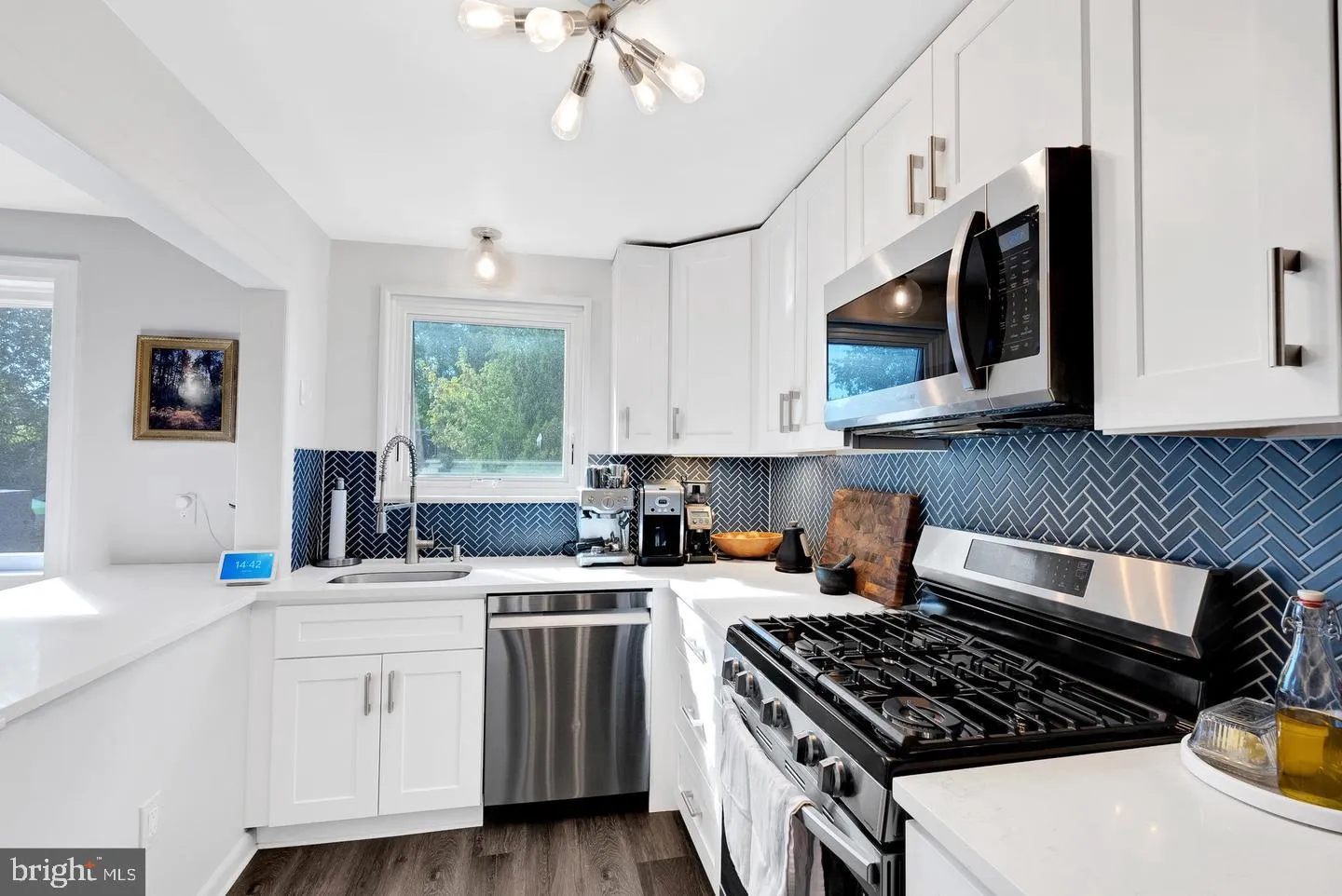 Collingswood, New Jersey 08108, United States, 3 Bedrooms Bedrooms, ,1 BathroomBathrooms,Residential,Active,19989