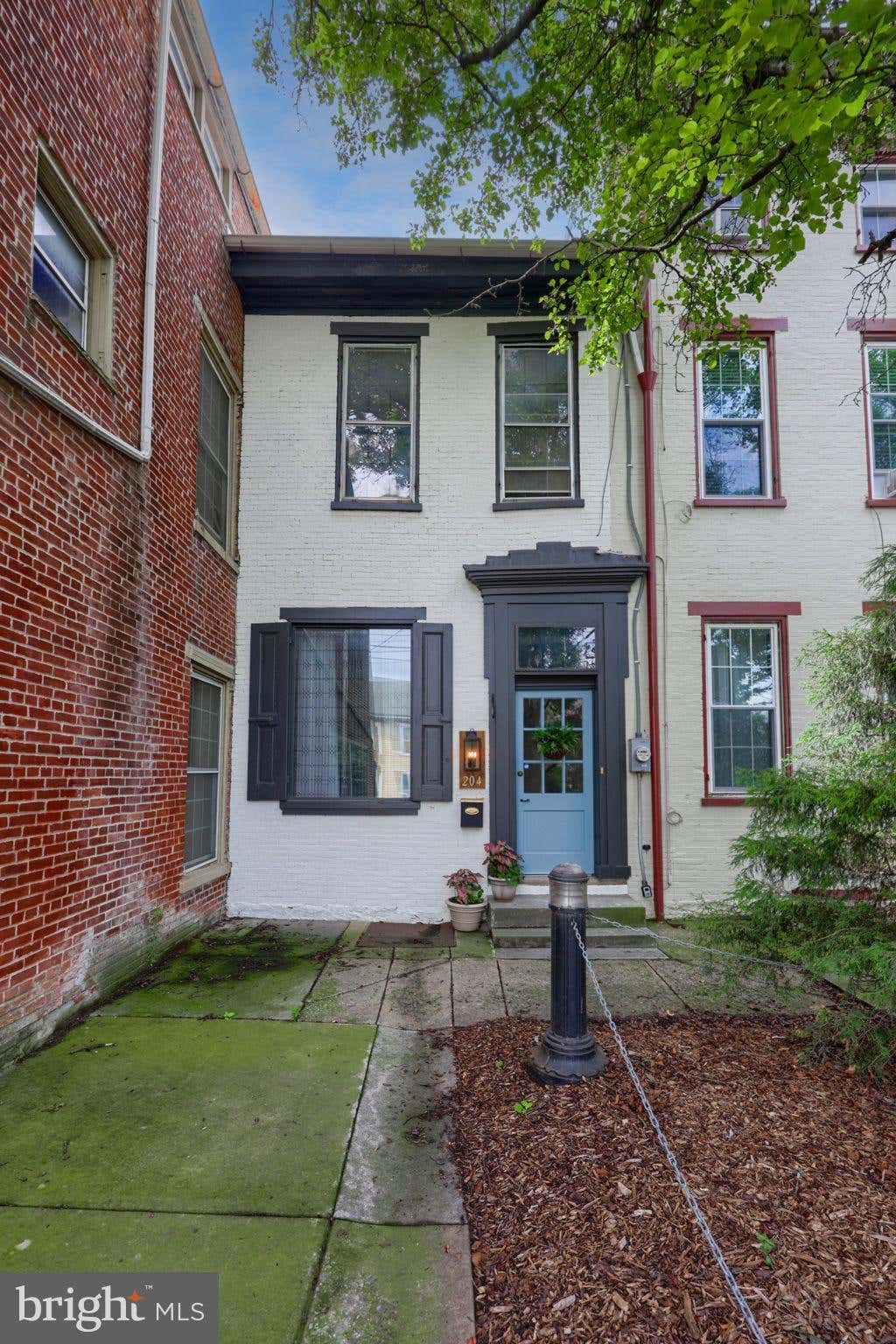 Photo of 204 E Main Street, MOUNT JOY, PA 17552 (MLS # PALA2093140)