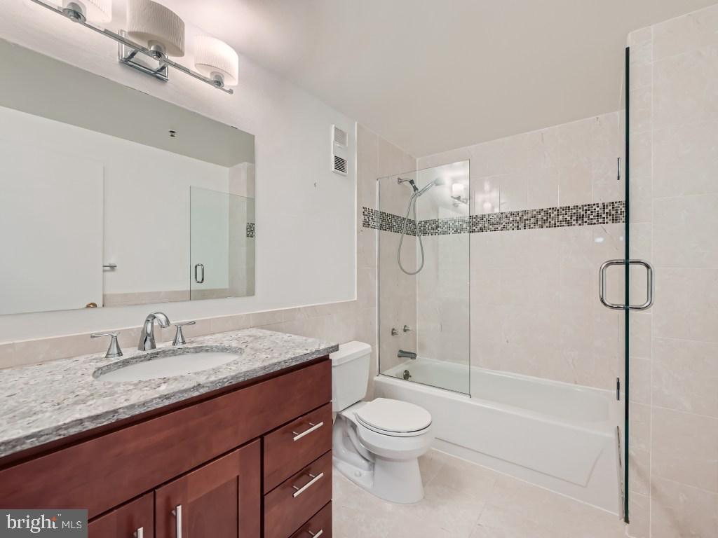 HARBOR EAST - Residential
