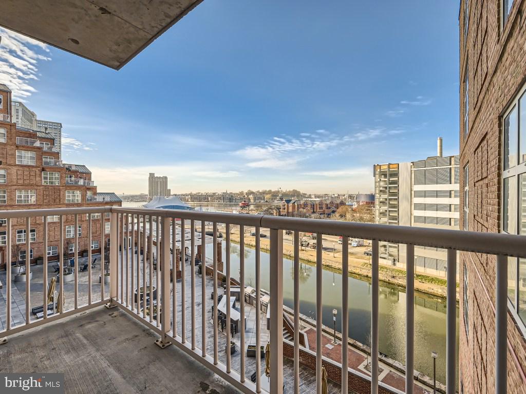 HARBOR EAST - Residential