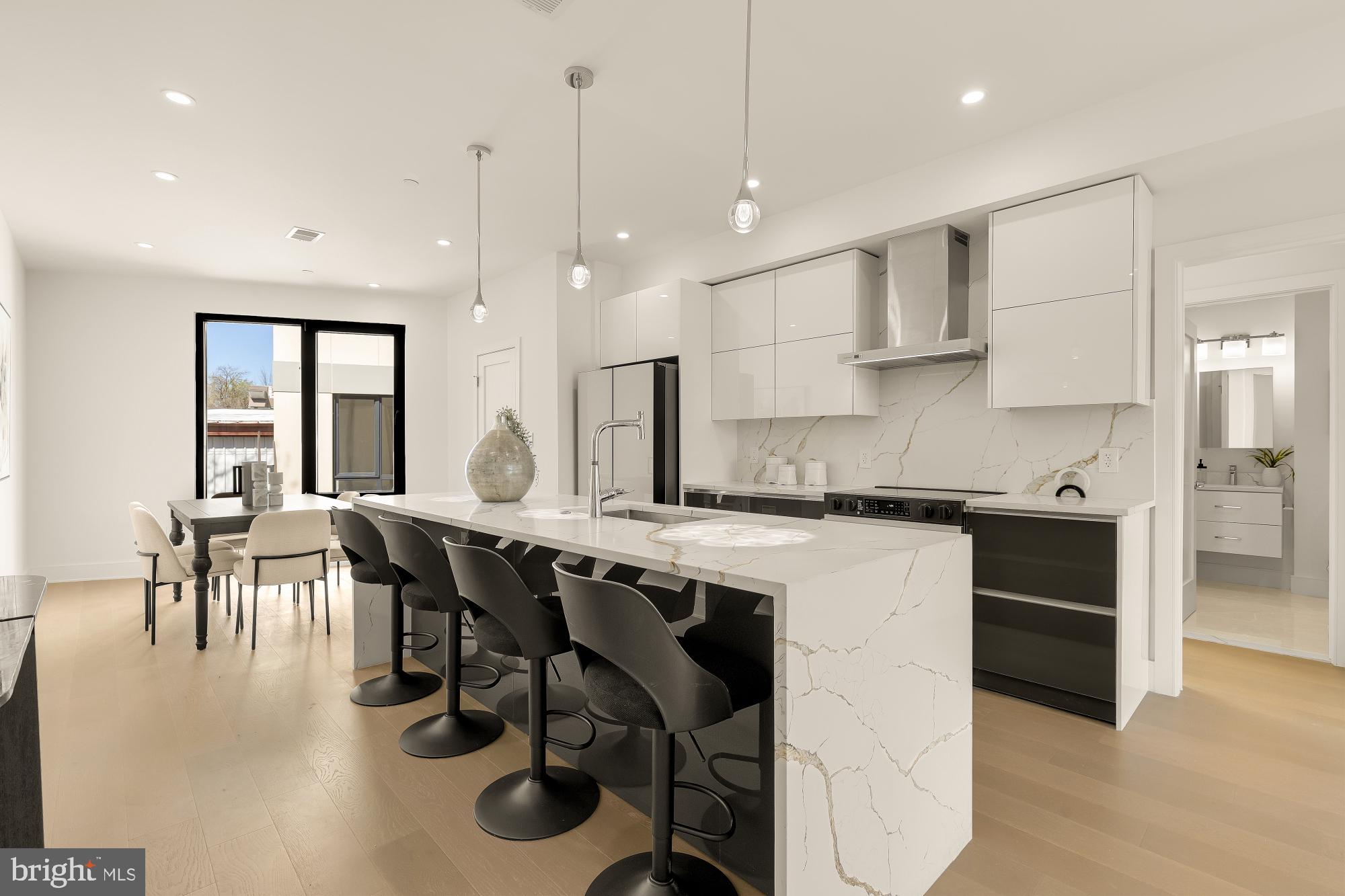 1850 CAPITOL AVENUE NE 2