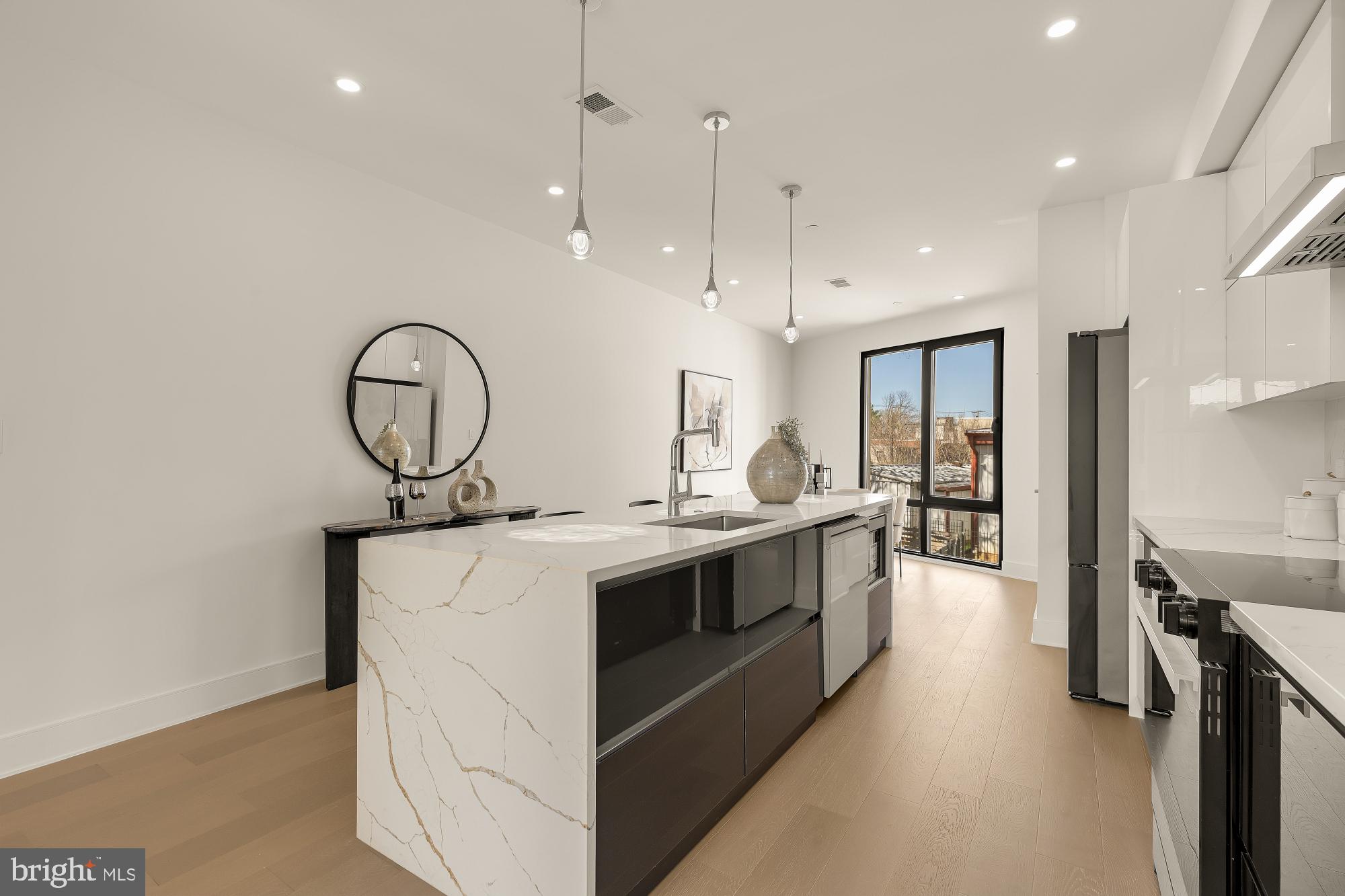 1850 CAPITOL AVENUE NE 2