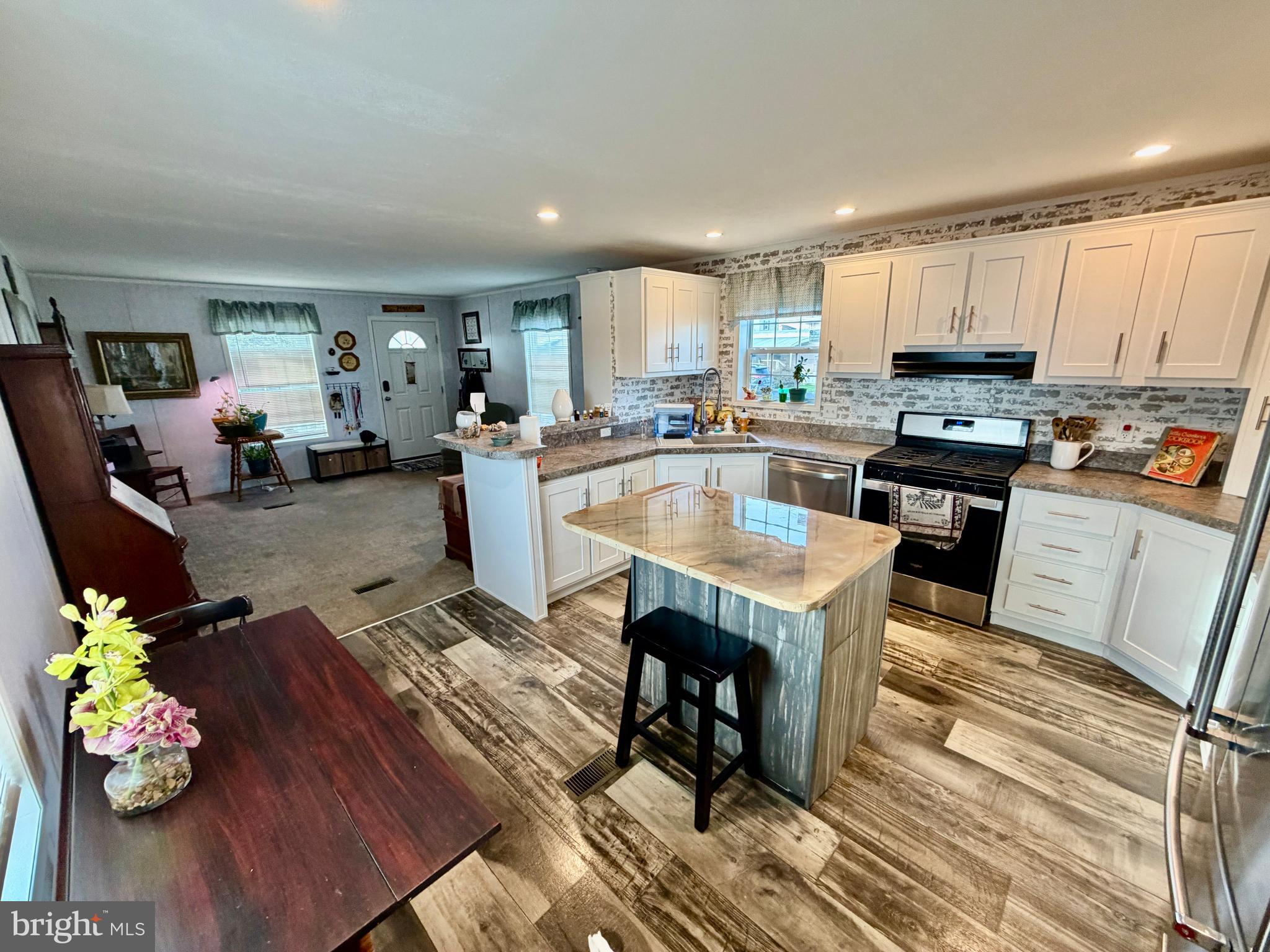 RIDGEWOOD MANOR MHP - Residential