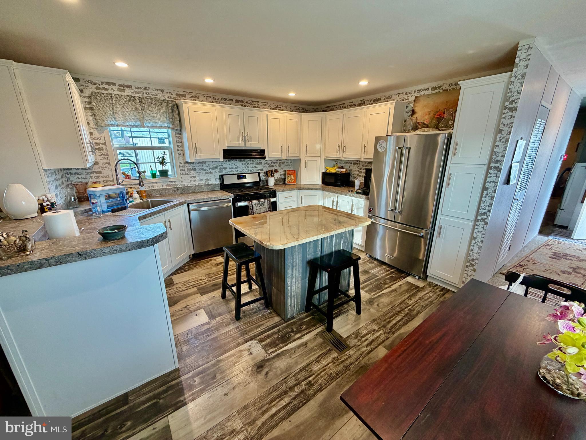 RIDGEWOOD MANOR MHP - Residential