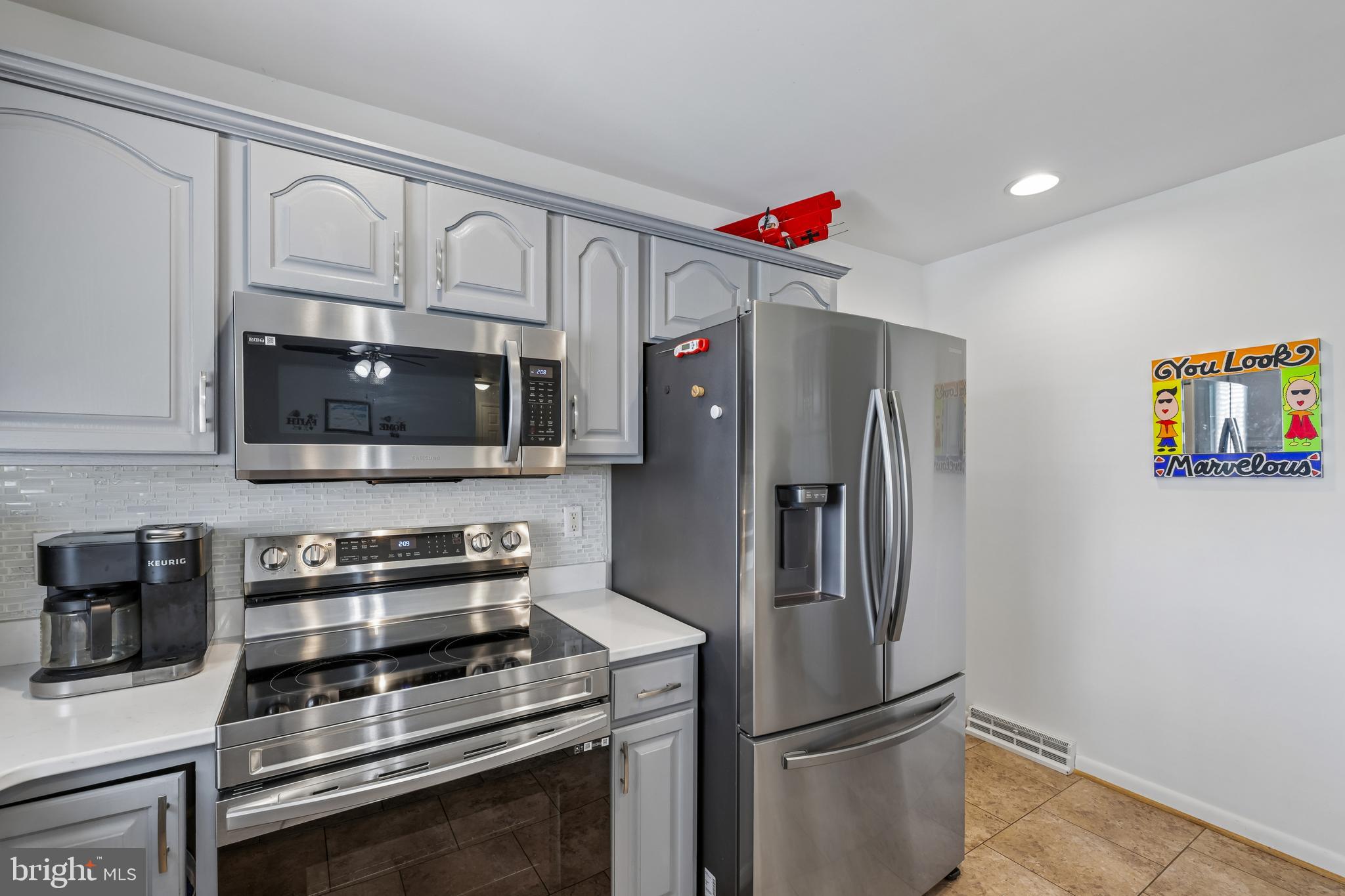COLONIAL PARK EAST - Residential