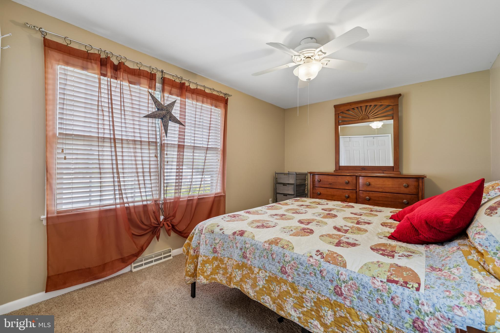 COLONIAL PARK EAST - Residential