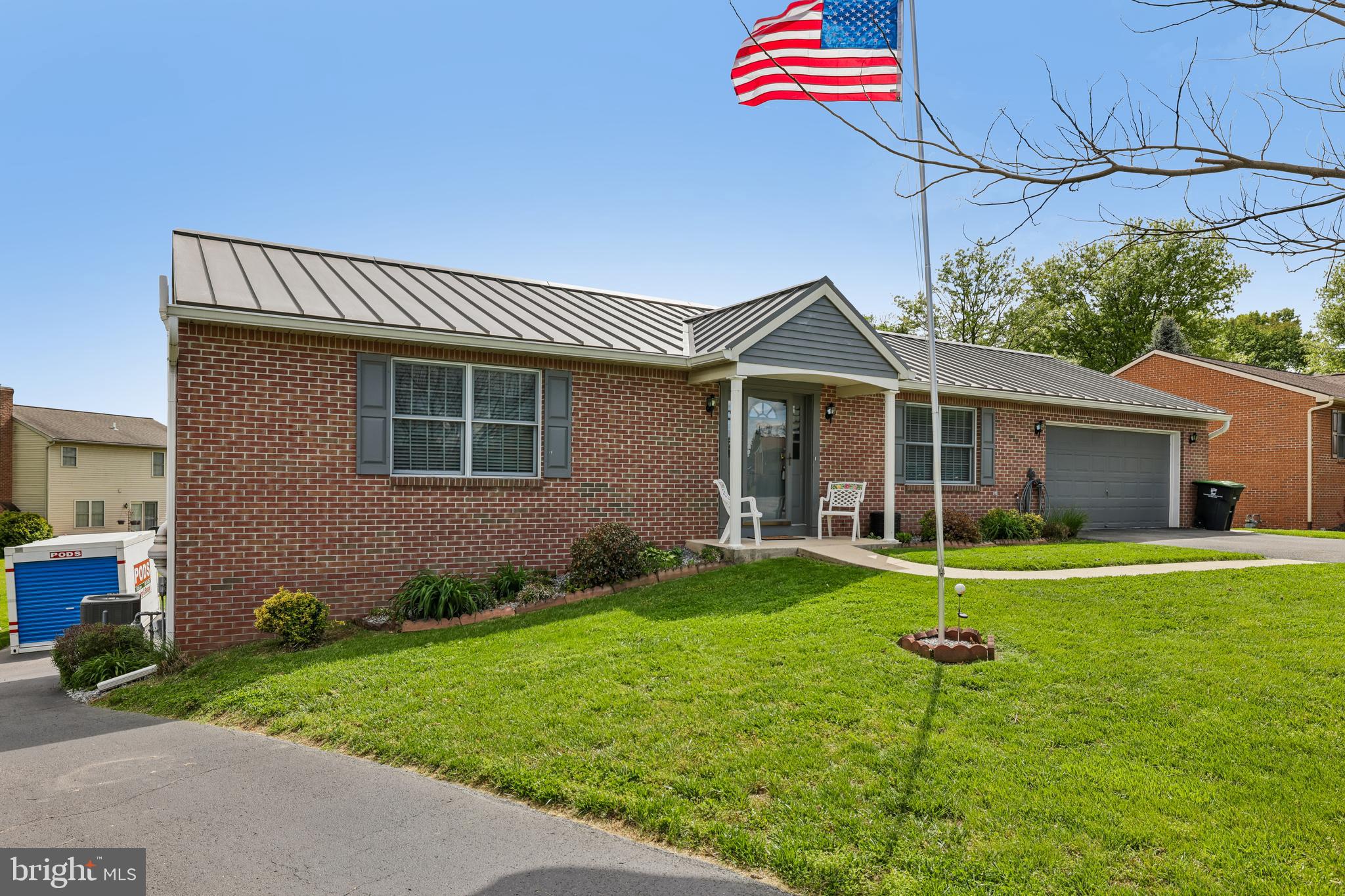 COLONIAL PARK EAST - Residential