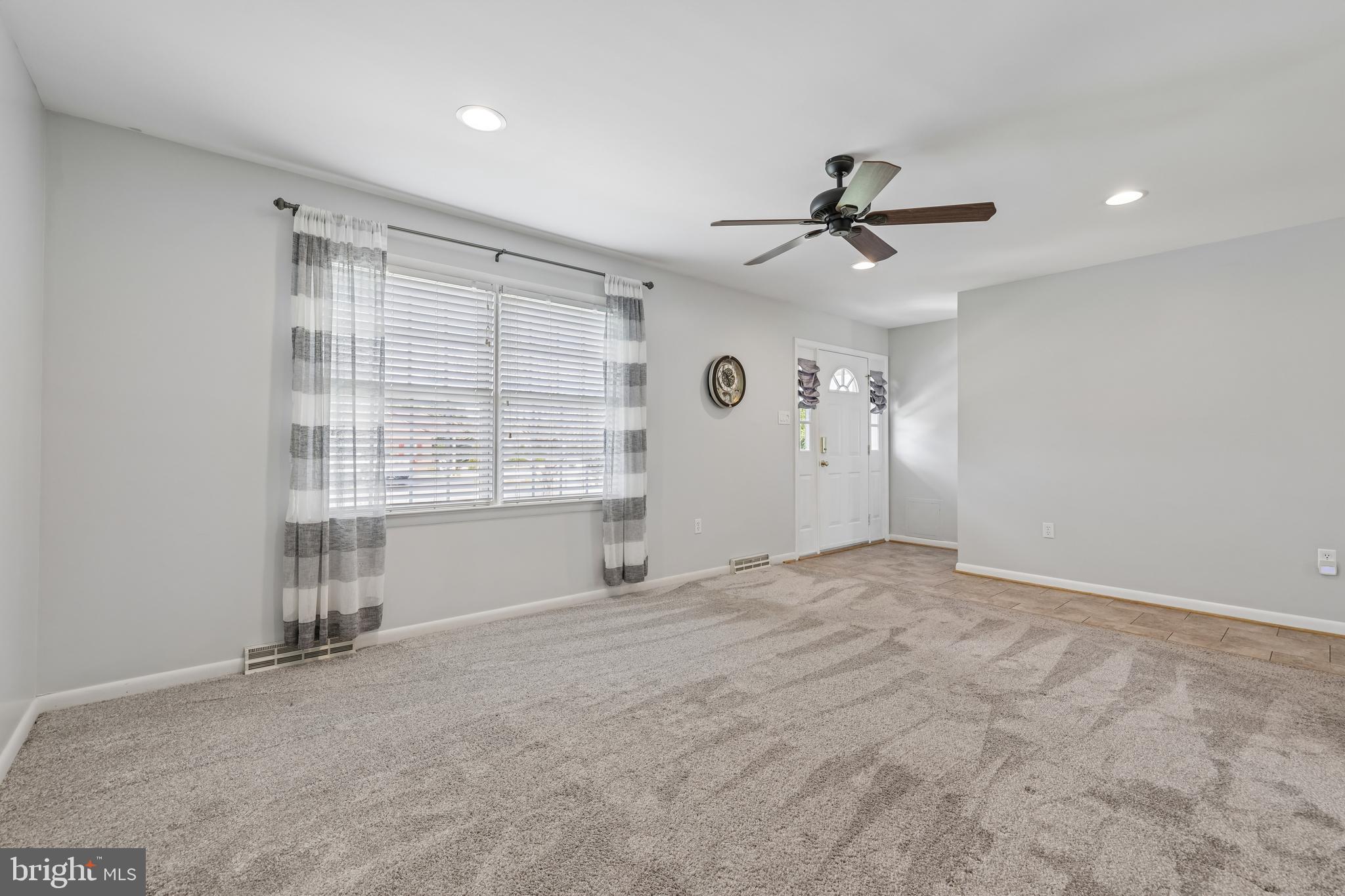 COLONIAL PARK EAST - Residential