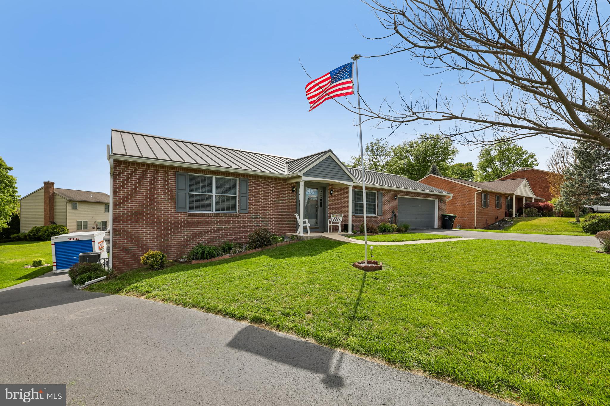 COLONIAL PARK EAST - Residential