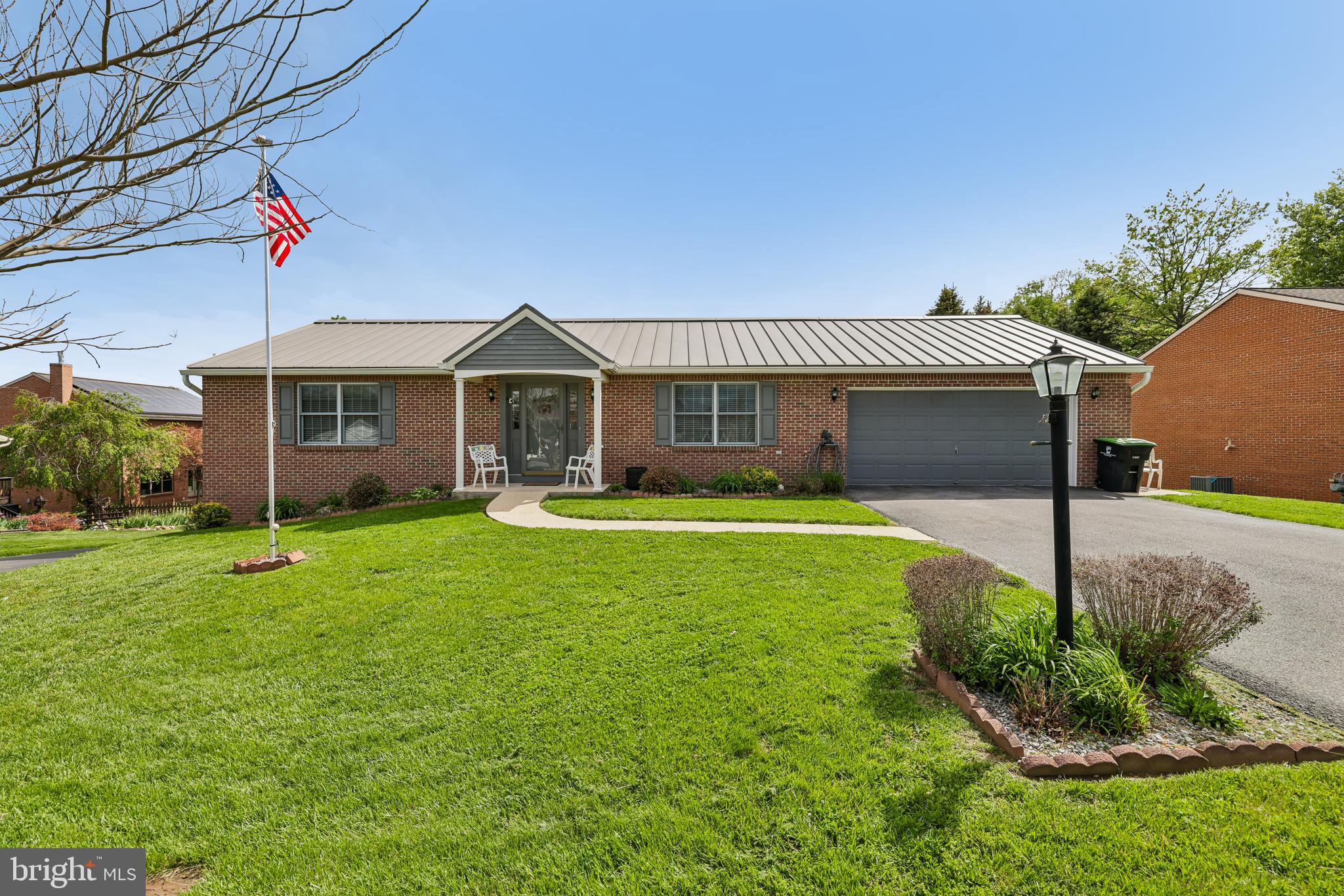 COLONIAL PARK EAST - Residential