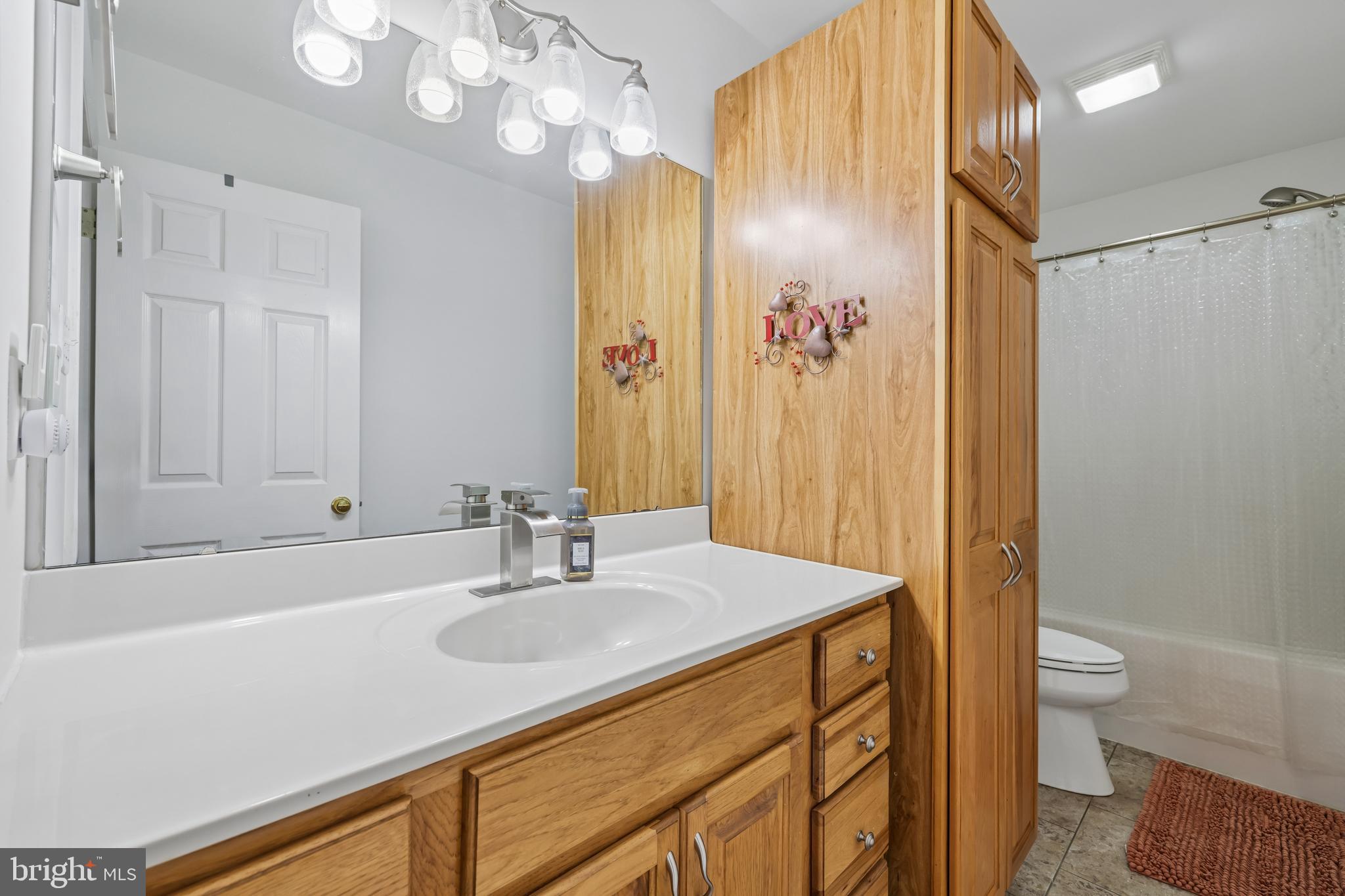 COLONIAL PARK EAST - Residential