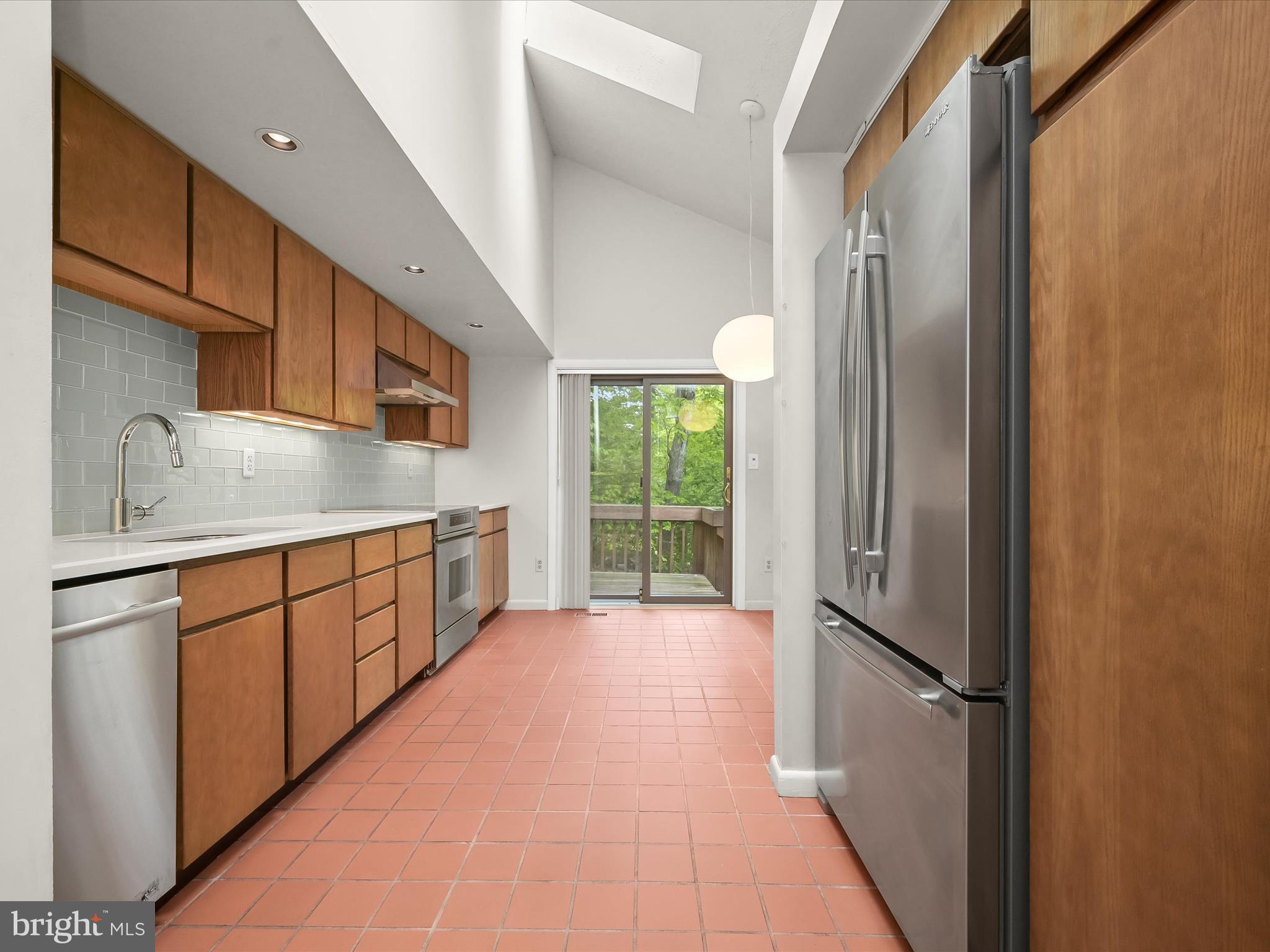 9818 PUSHCART WAY