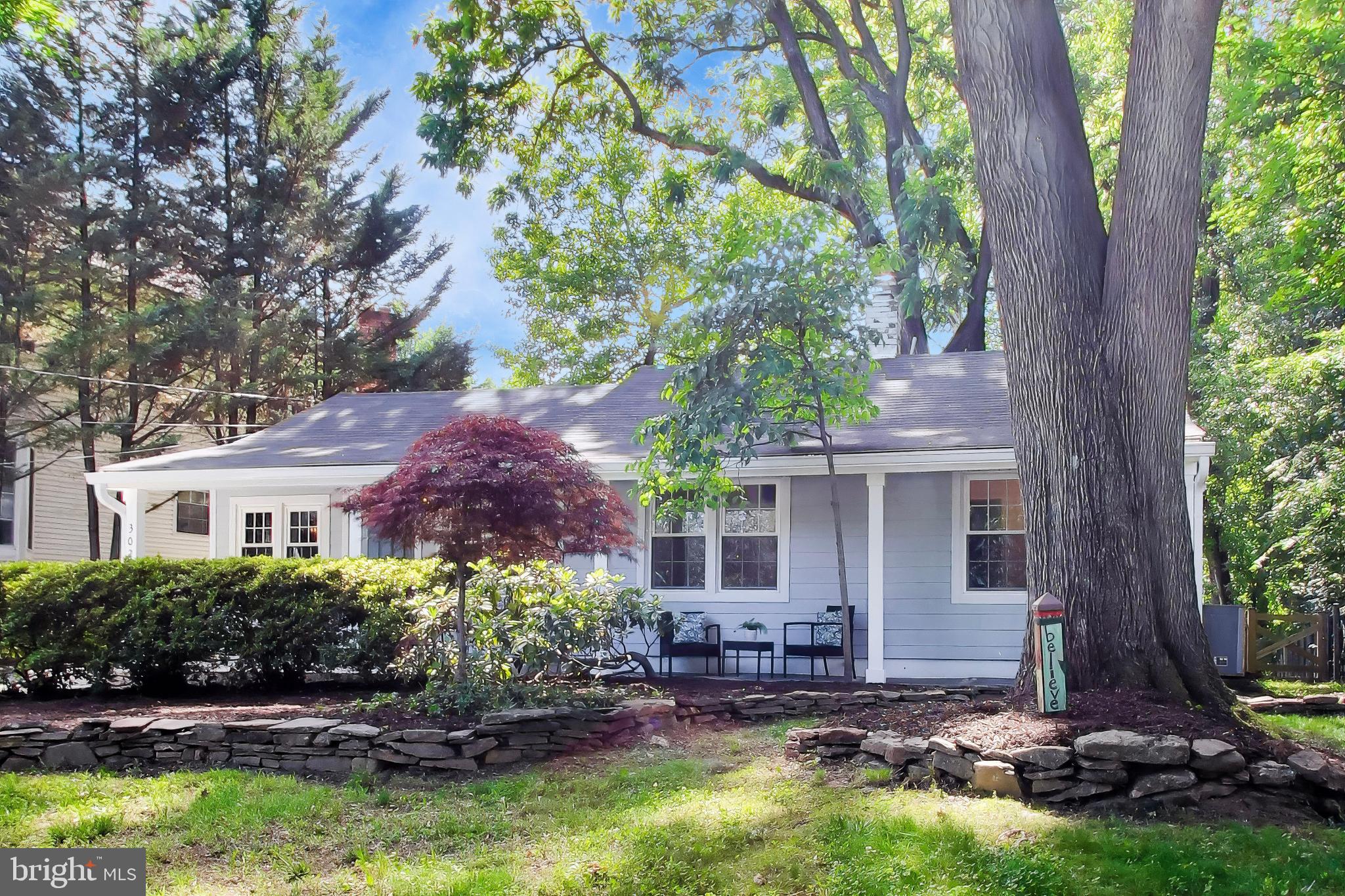 302 MANNAKEE STREET