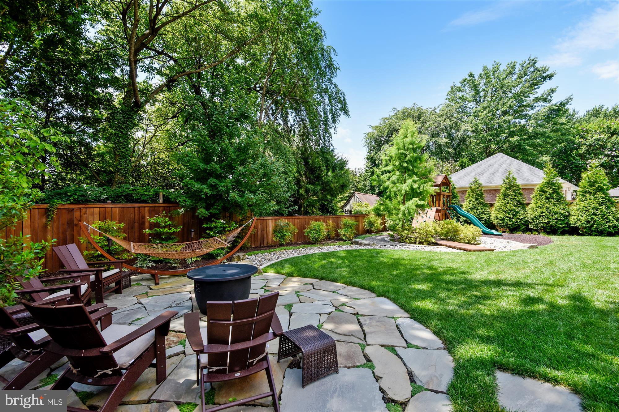 WILLIAMSBURG VILLAGE - Residential