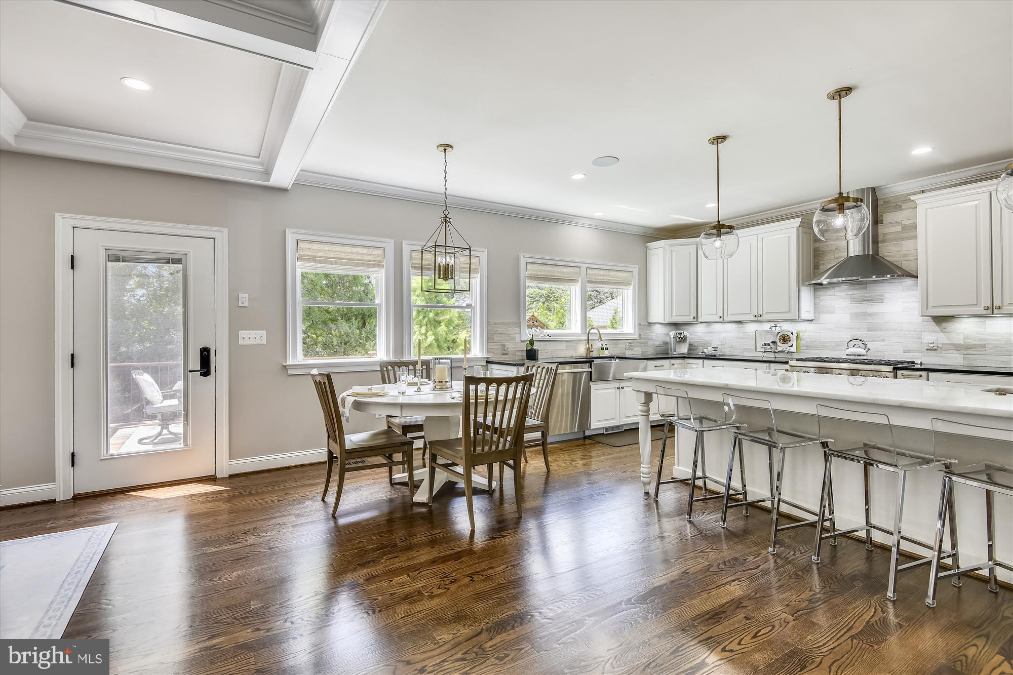 WILLIAMSBURG VILLAGE - Residential