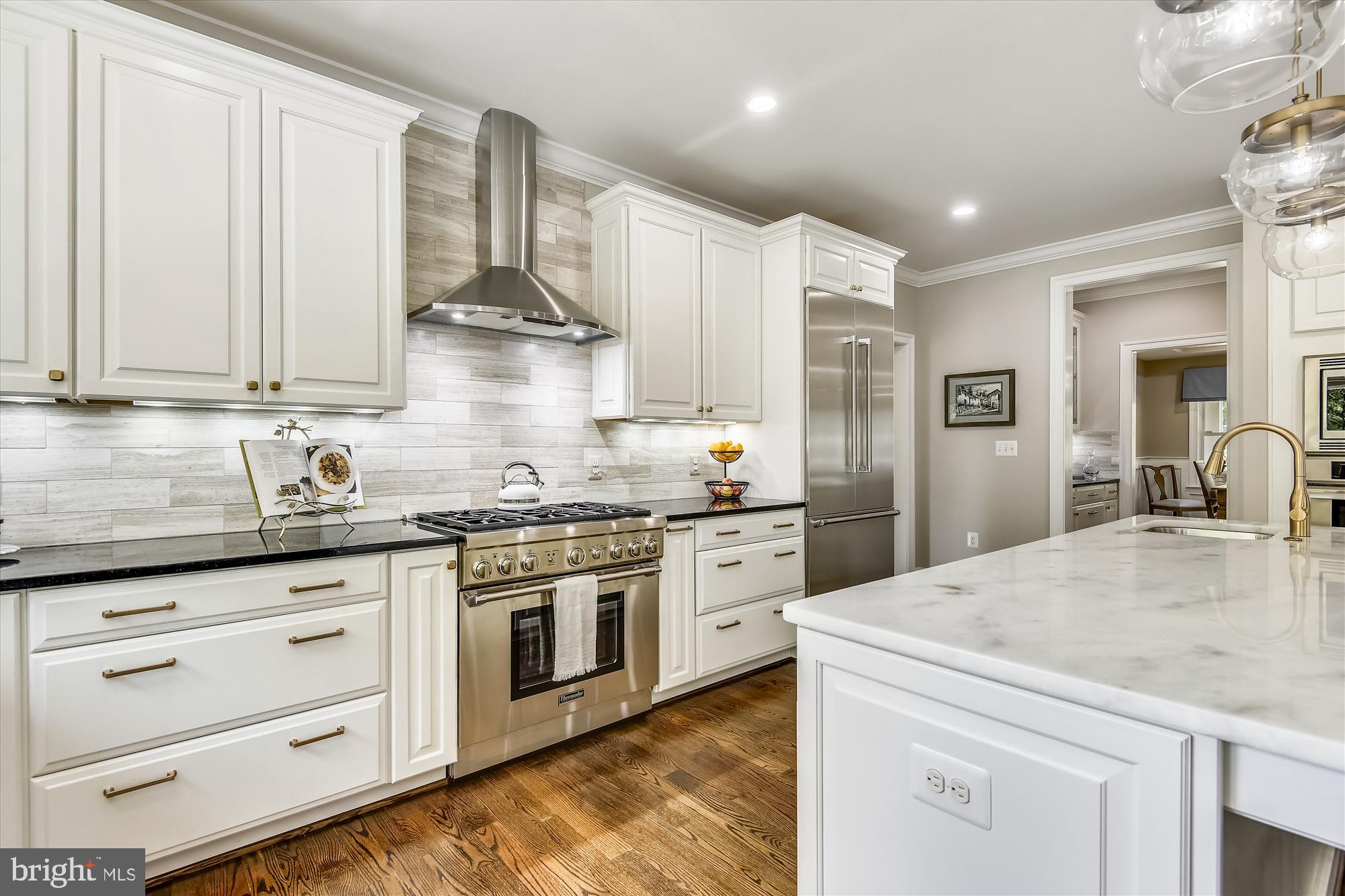 WILLIAMSBURG VILLAGE - Residential