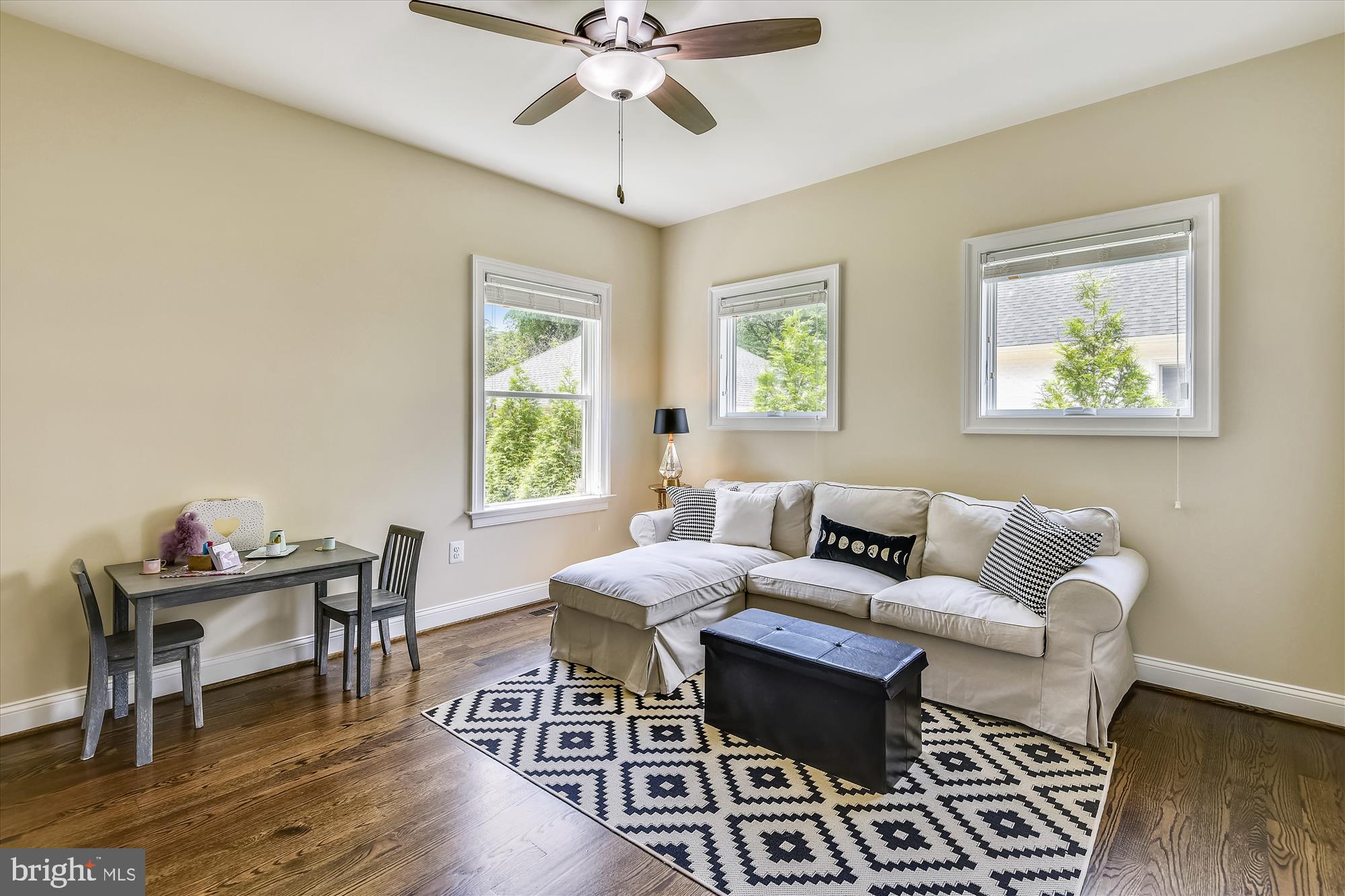 WILLIAMSBURG VILLAGE - Residential