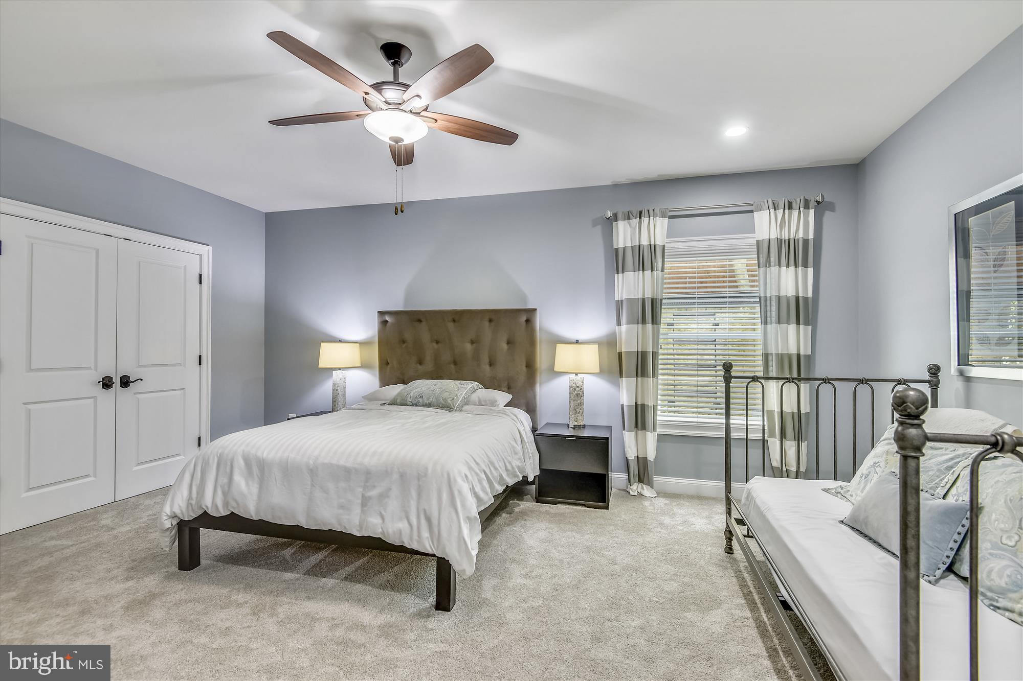 WILLIAMSBURG VILLAGE - Residential