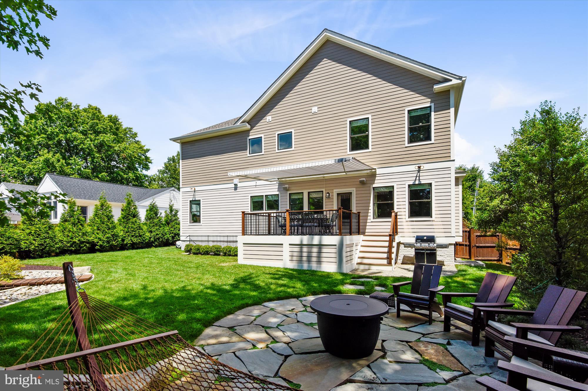 WILLIAMSBURG VILLAGE - Residential