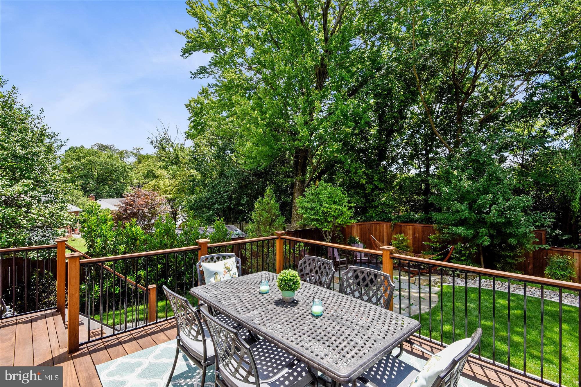 WILLIAMSBURG VILLAGE - Residential