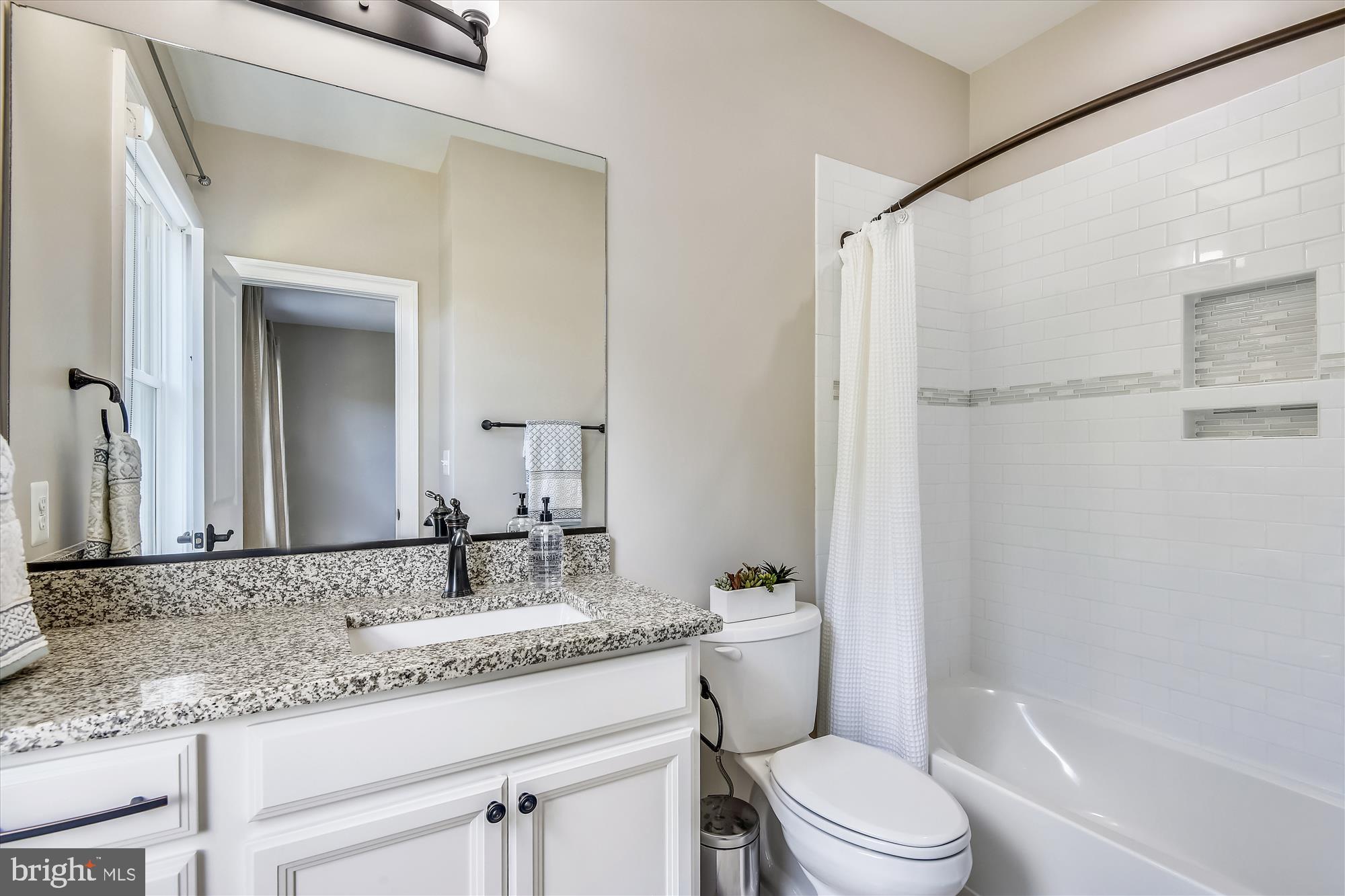 WILLIAMSBURG VILLAGE - Residential