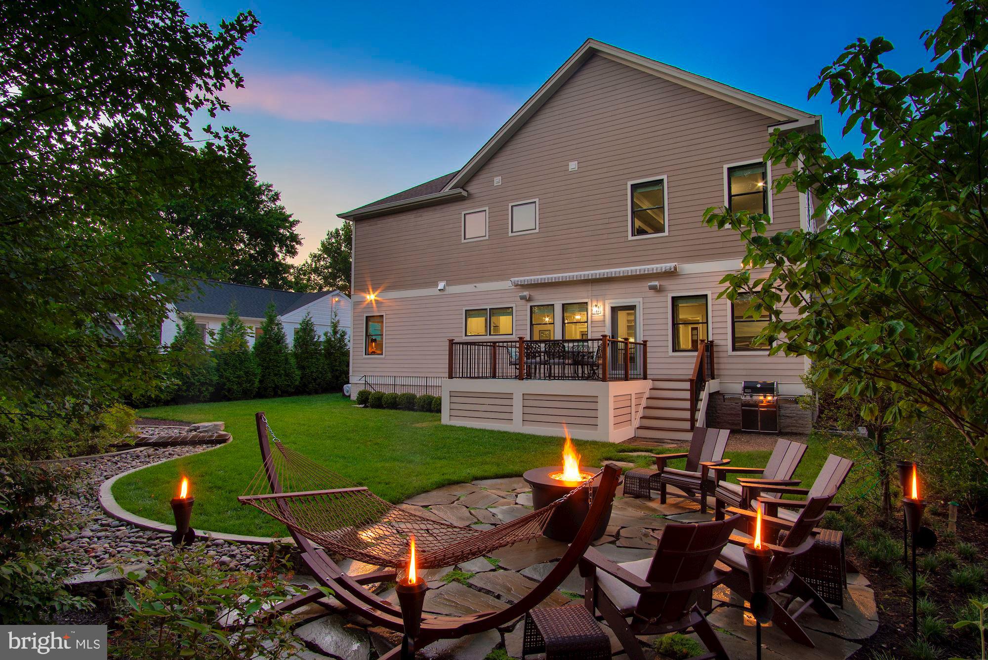 WILLIAMSBURG VILLAGE - Residential