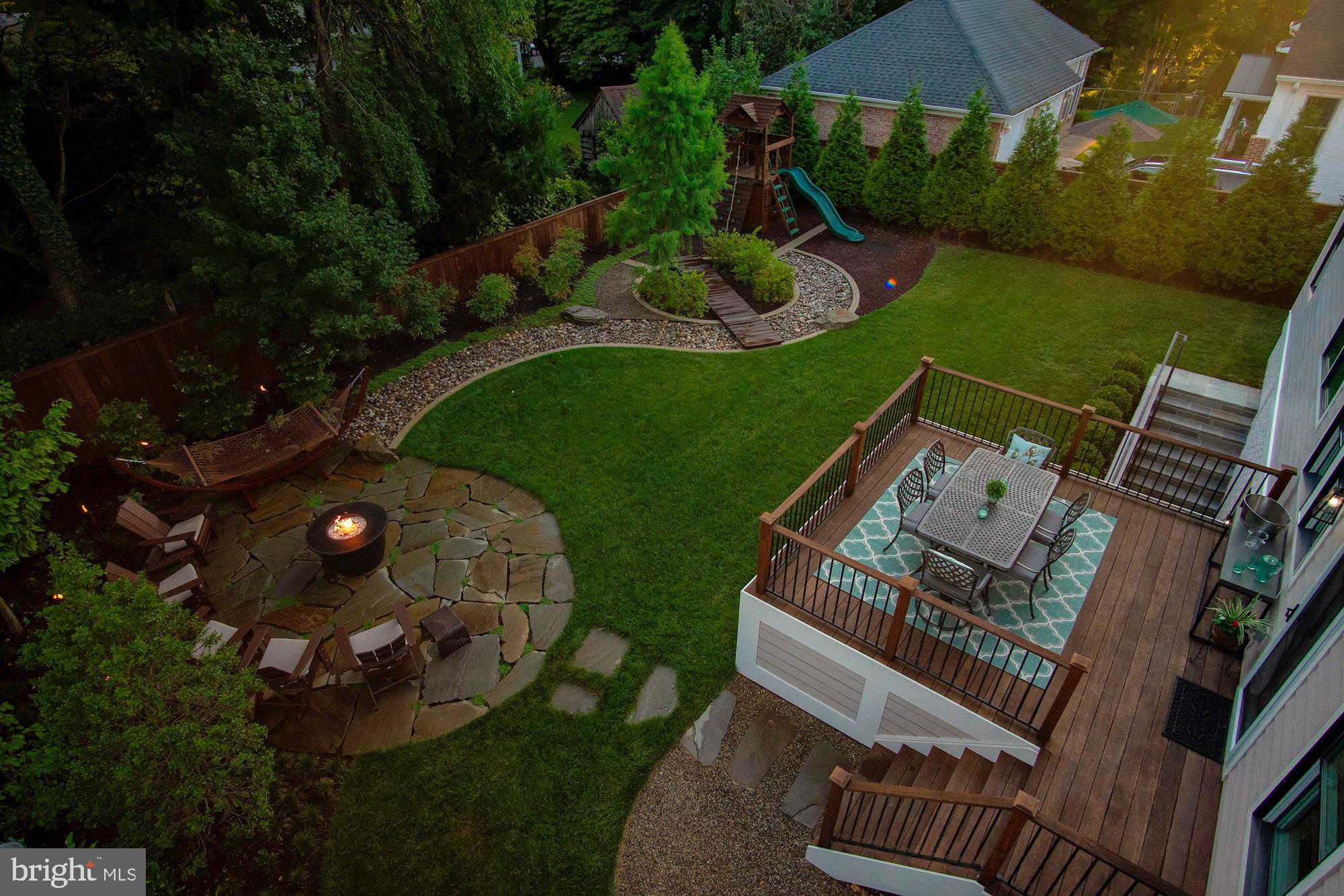 WILLIAMSBURG VILLAGE - Residential