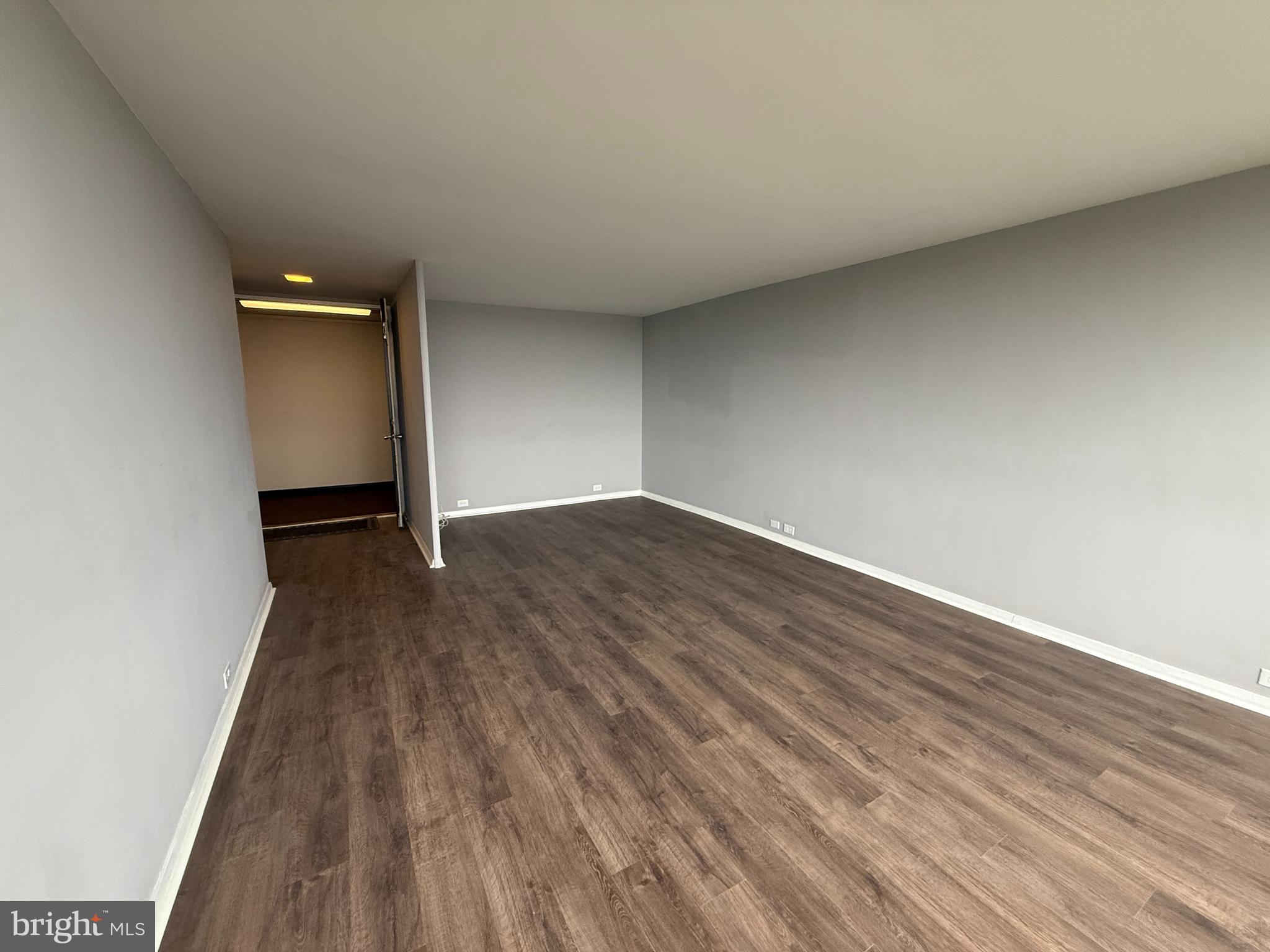 4000 N CHARLES STREET 1609