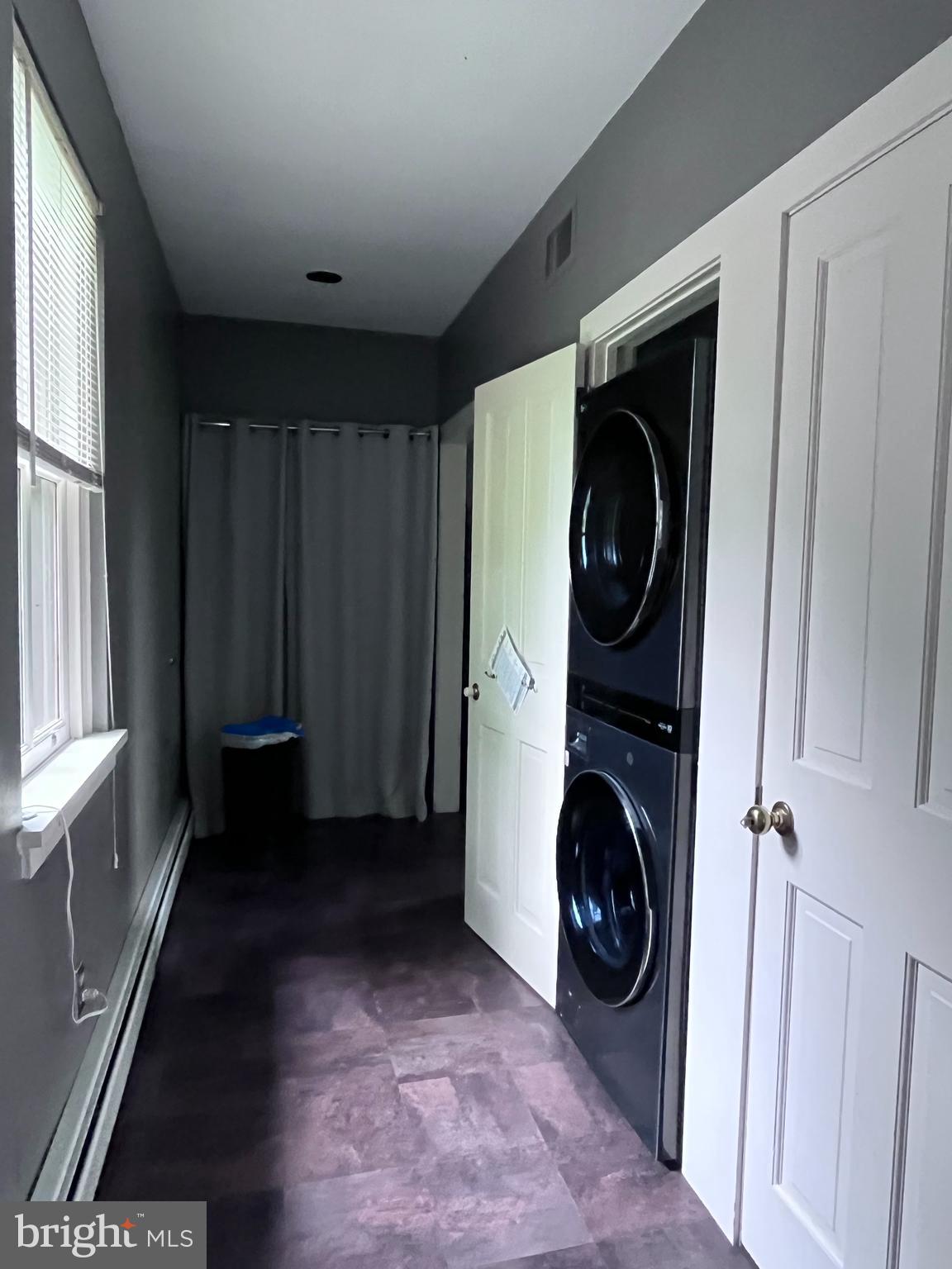 VALENTINE ESTS - Residential Lease