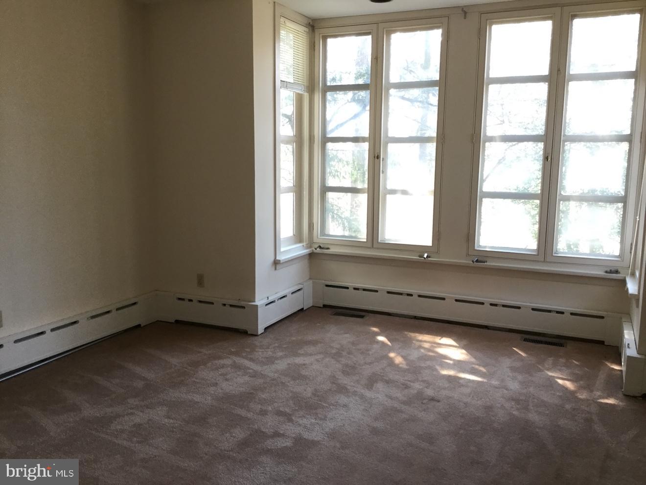 VALENTINE ESTS - Residential Lease