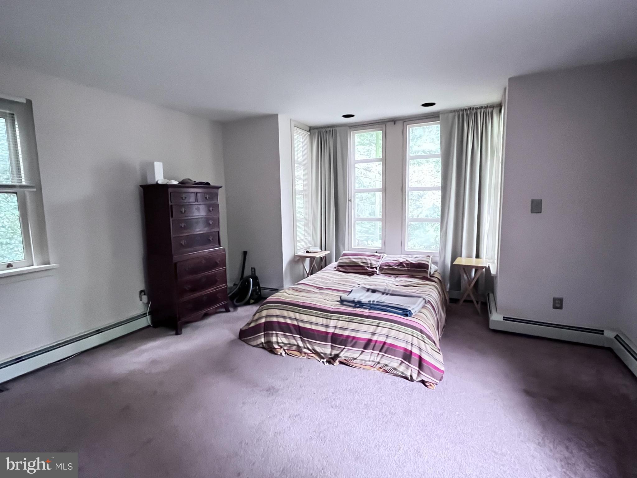 VALENTINE ESTS - Residential Lease
