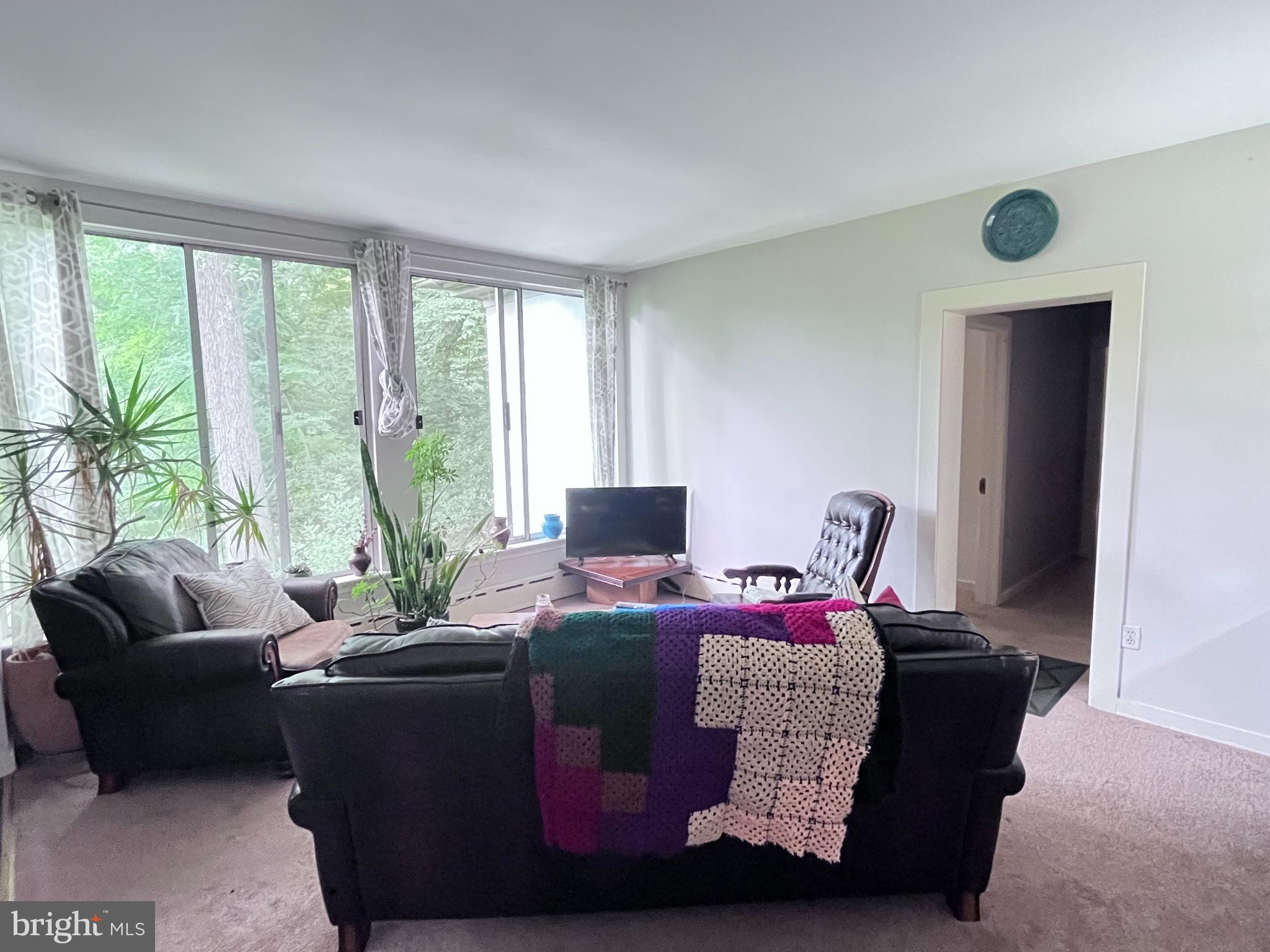 VALENTINE ESTS - Residential Lease